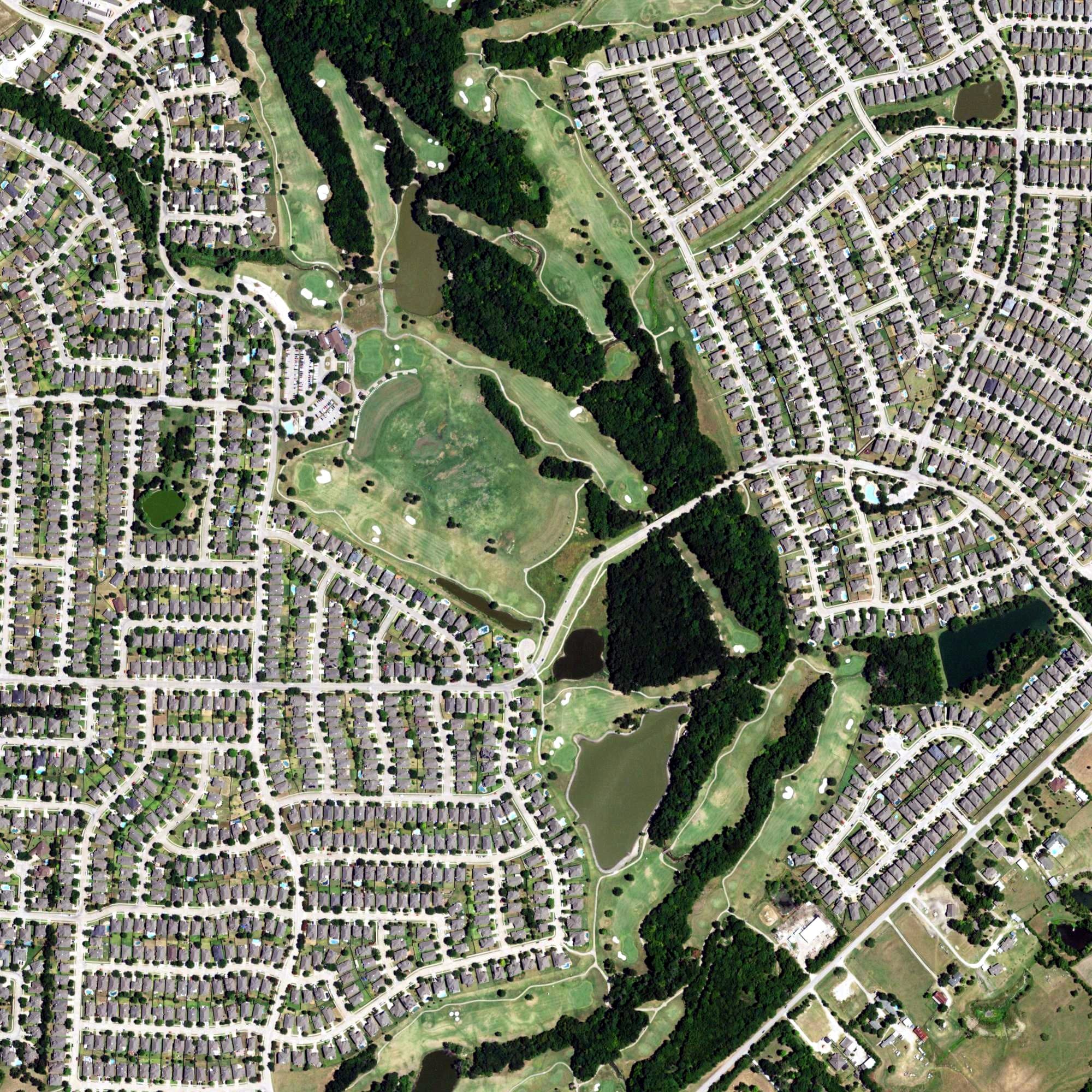 Aerial view of Woodbridge Golf Club, TX, with its hole routing marked
