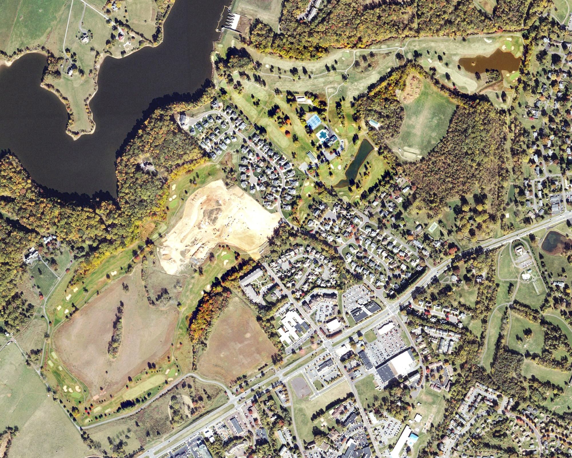 Aerial view of Country Club of Culpeper, VA, with its hole routing marked