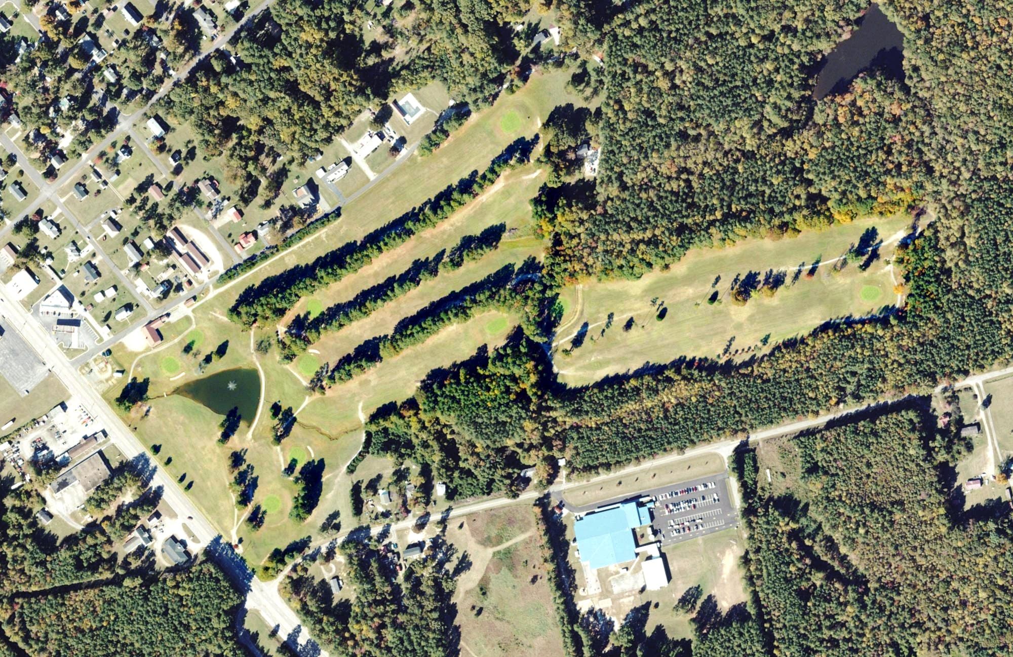 Aerial view of Country Club, VA, with its hole routing marked