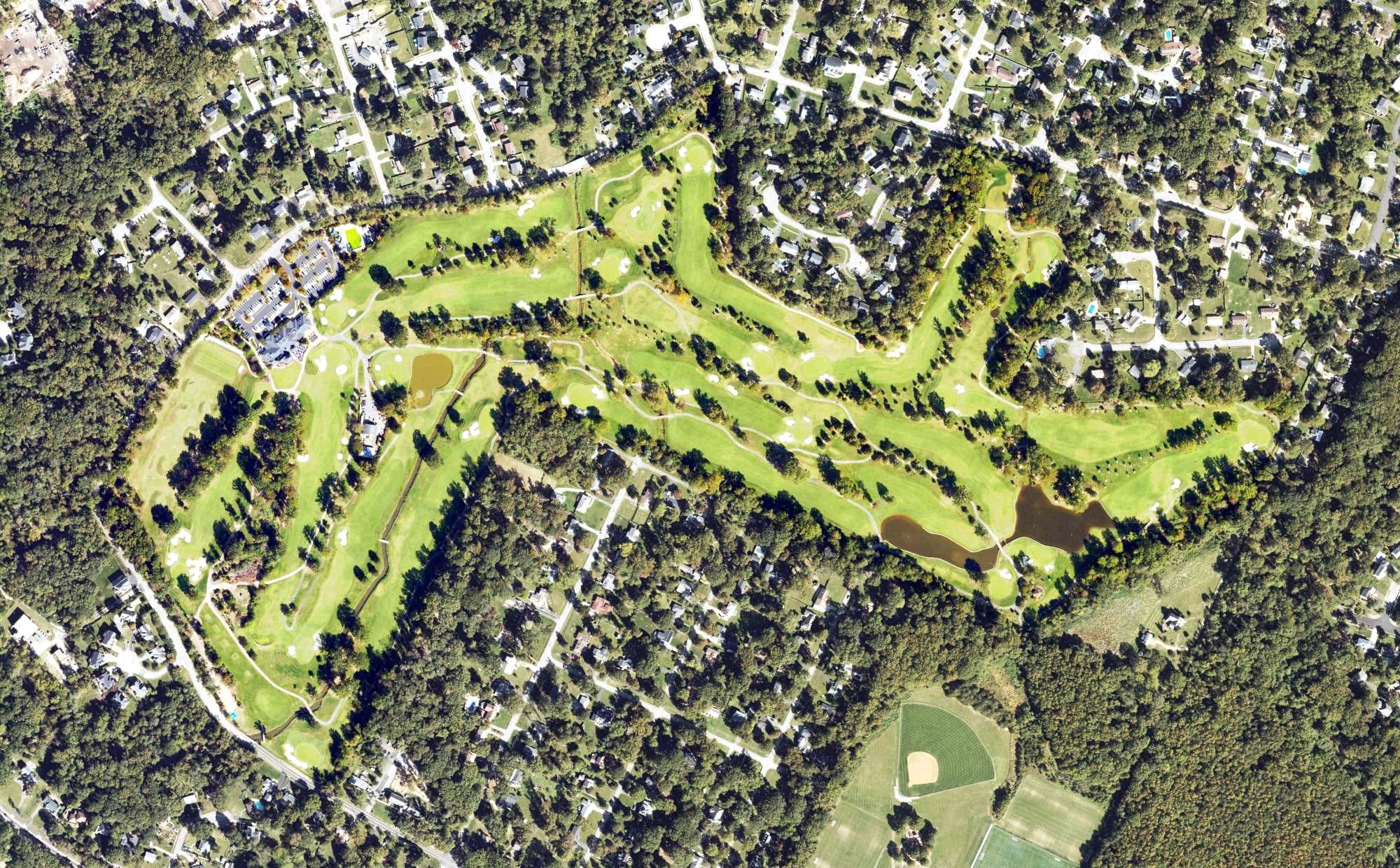Aerial view of Mount Vernon Country Club, VA, with its hole routing marked