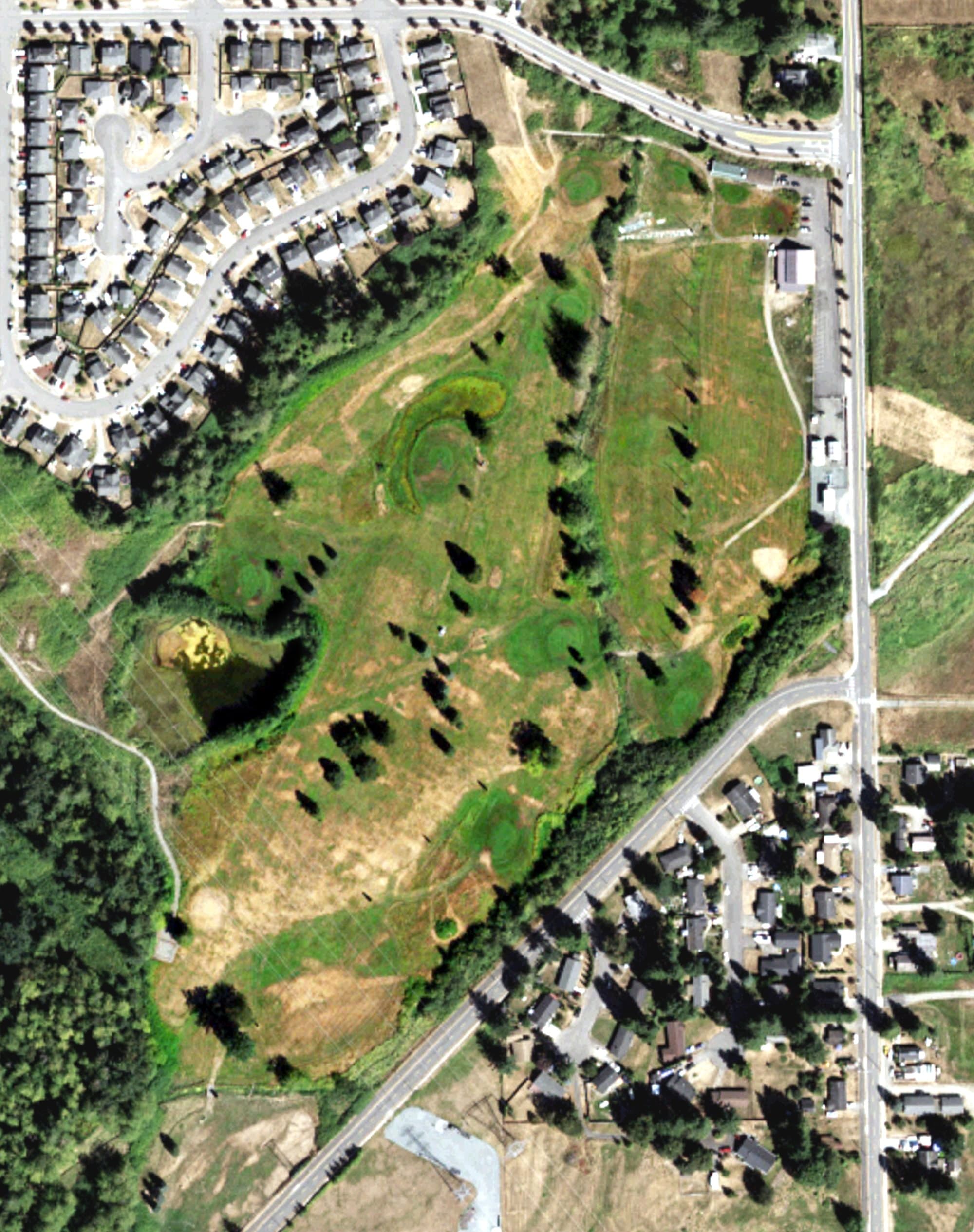 Aerial view of Gateway Golf Course, WA, with its hole routing marked