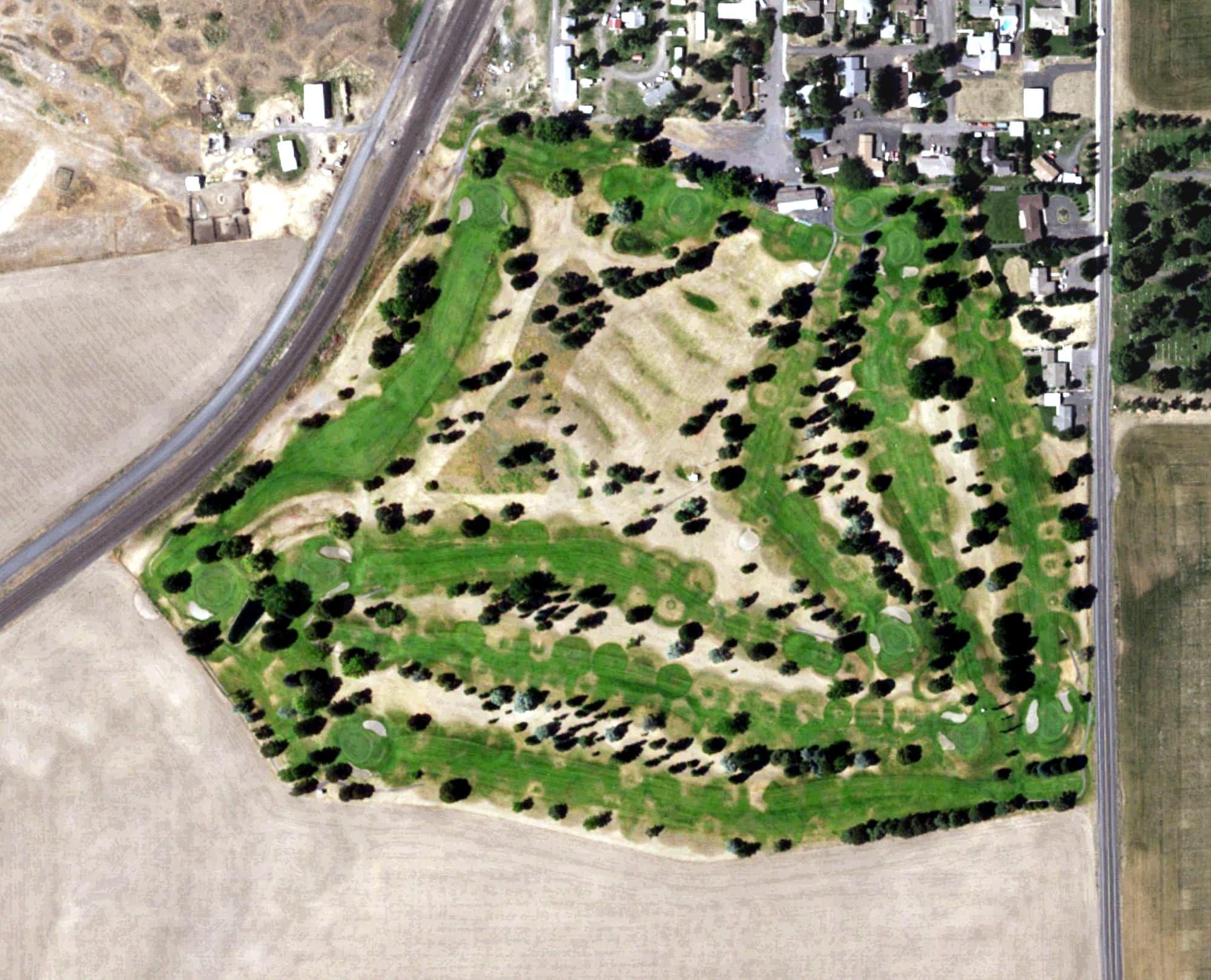 Aerial view of Harrington Golf & Country Club, WA, with its hole routing marked