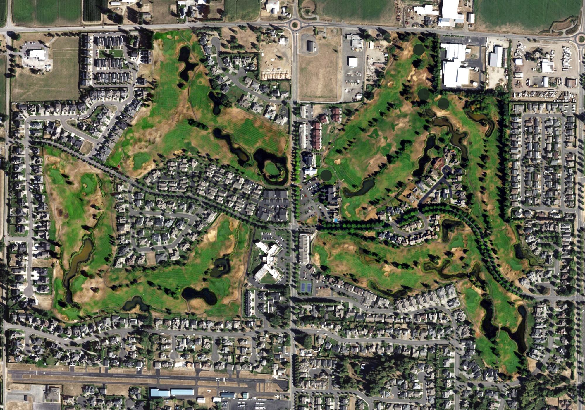 Aerial view of Homestead Golf & Country Club, WA, with its hole routing marked