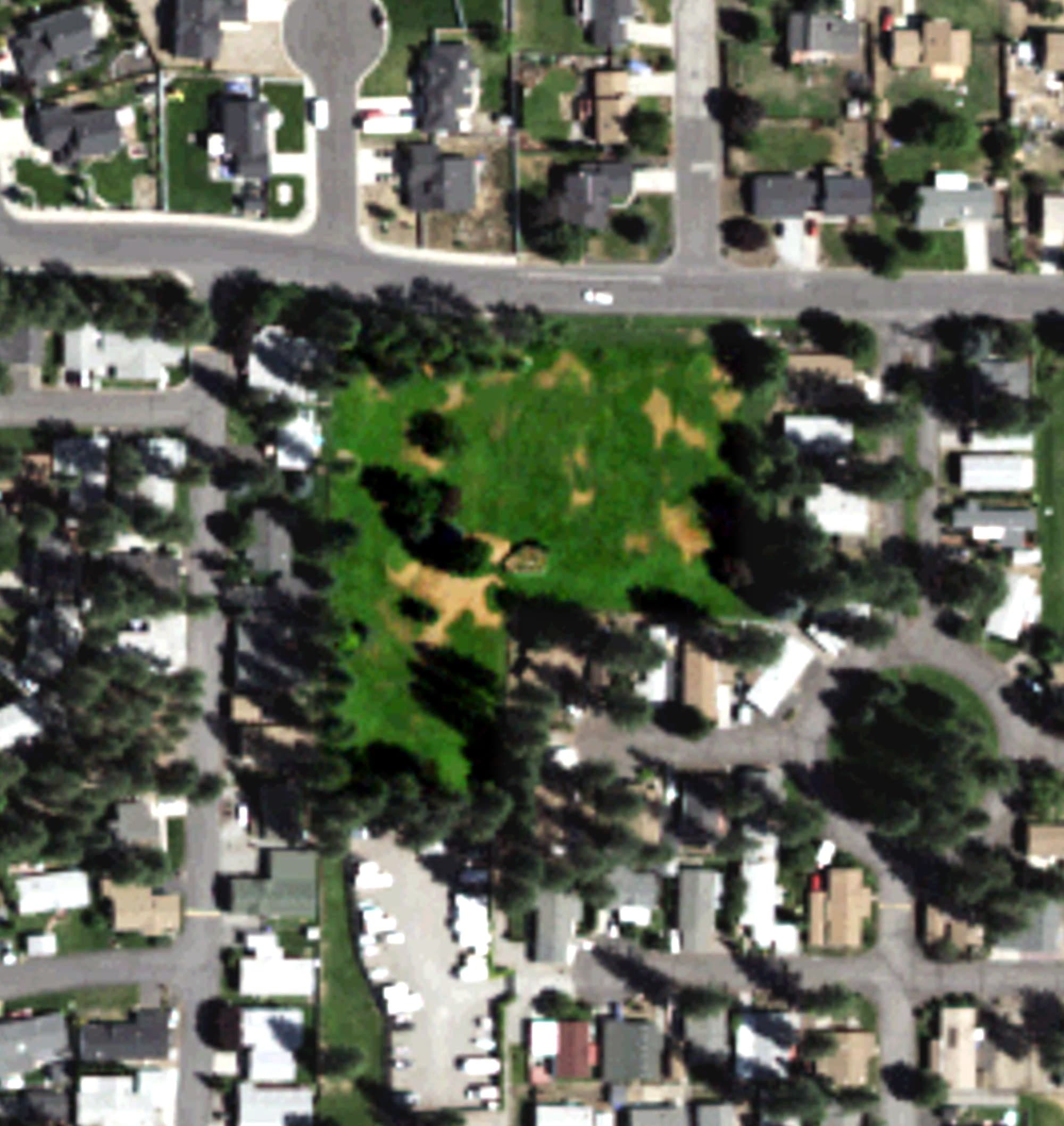 Aerial view of Shenandoah Forest Park Golf Course, WA, with its hole routing marked
