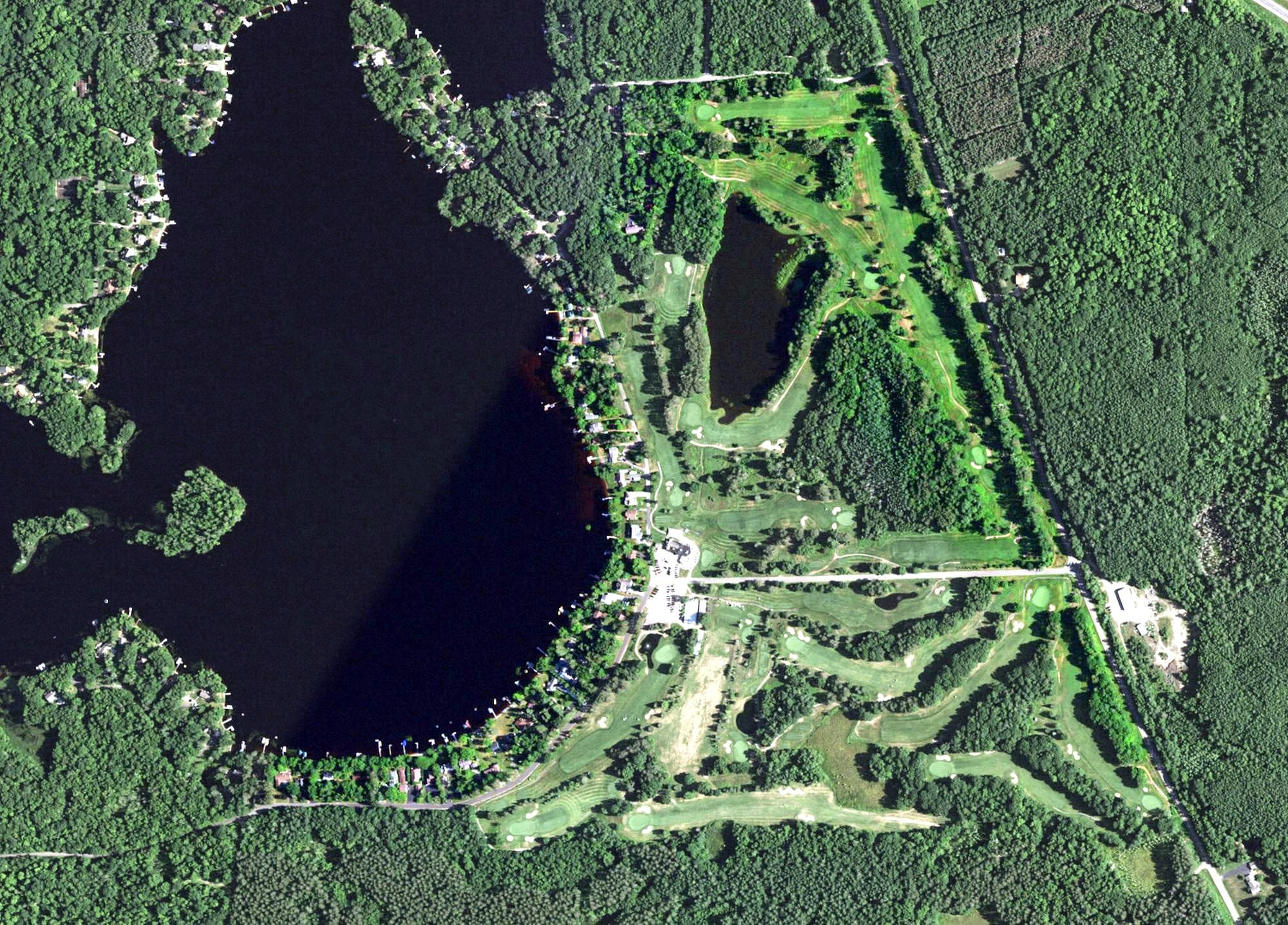 Aerial view of Bass Lake Golf Course, WI, with its hole routing marked