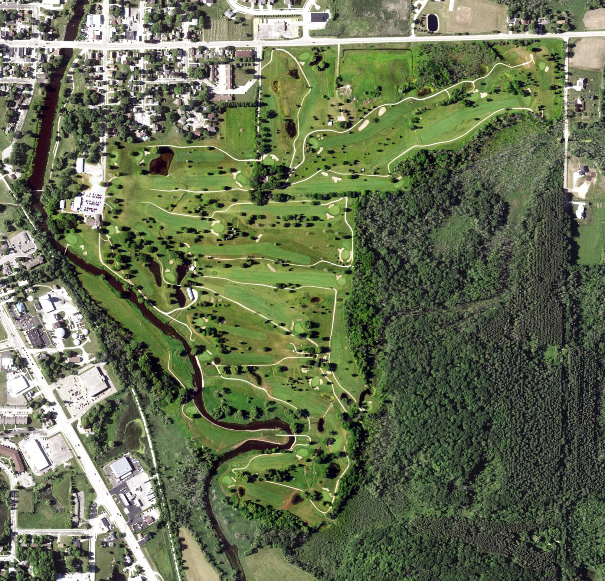 Aerial view of Hon-E-Kor Country Club, WI, with its hole routing marked
