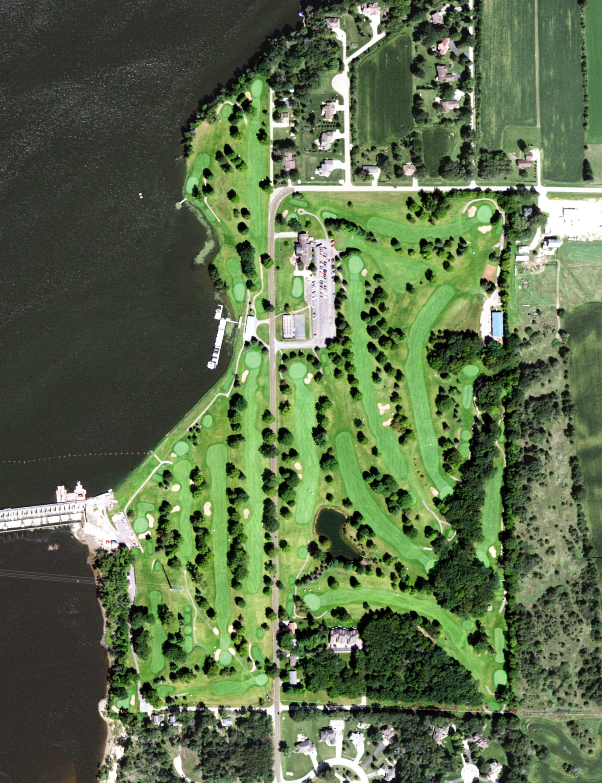 Aerial view of Lake Wisconsin Country Club, WI, with its hole routing marked