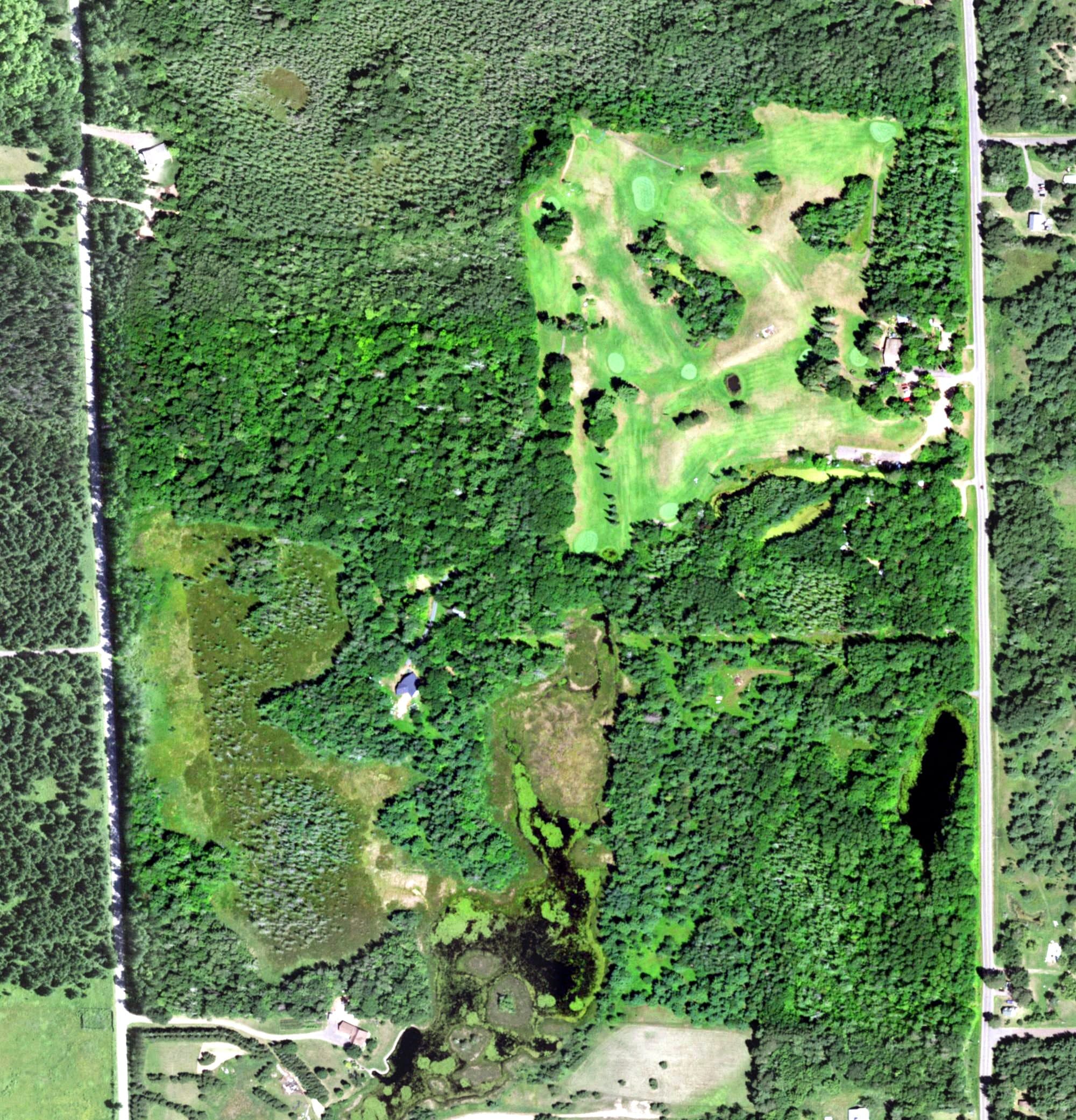 Aerial view of Norwood Acres, WI, with its hole routing marked