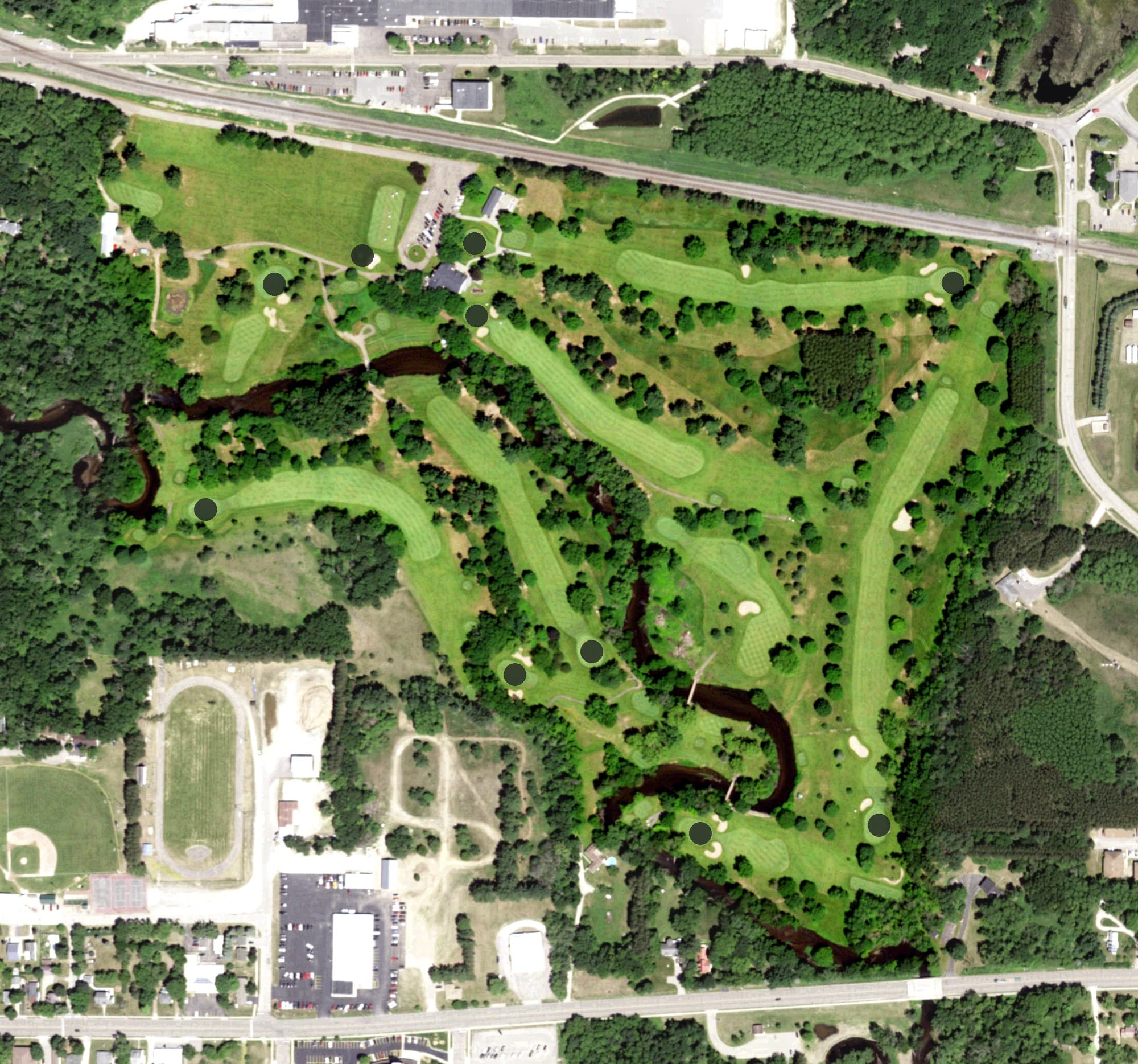 Aerial view of Waupaca Country Club, WI, with its hole routing marked