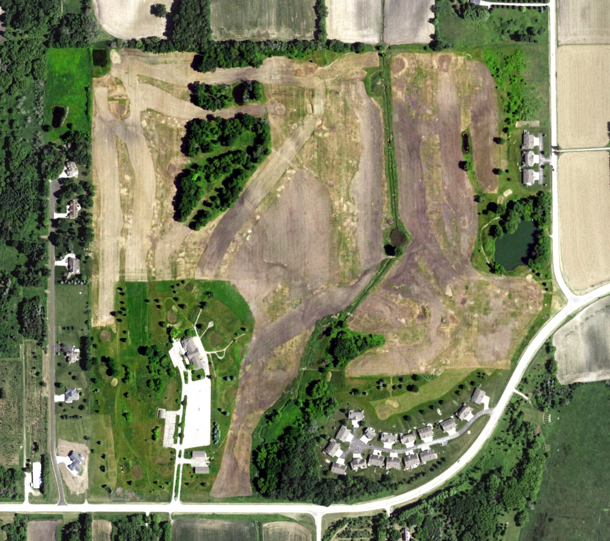 Aerial view of Windwood of Watertown, WI, with its hole routing marked
