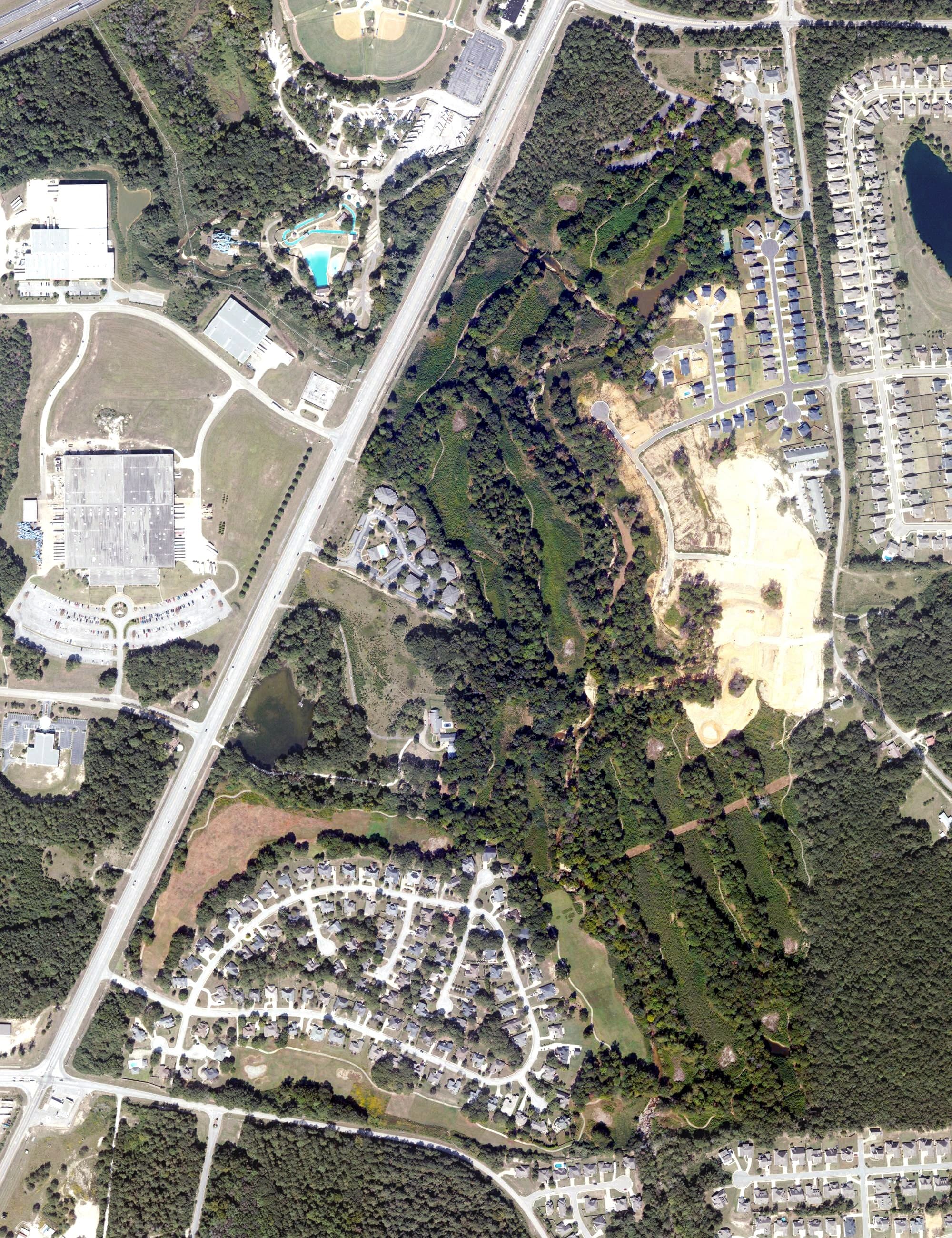 Aerial view of Auburn Links, AL, with its hole routing marked