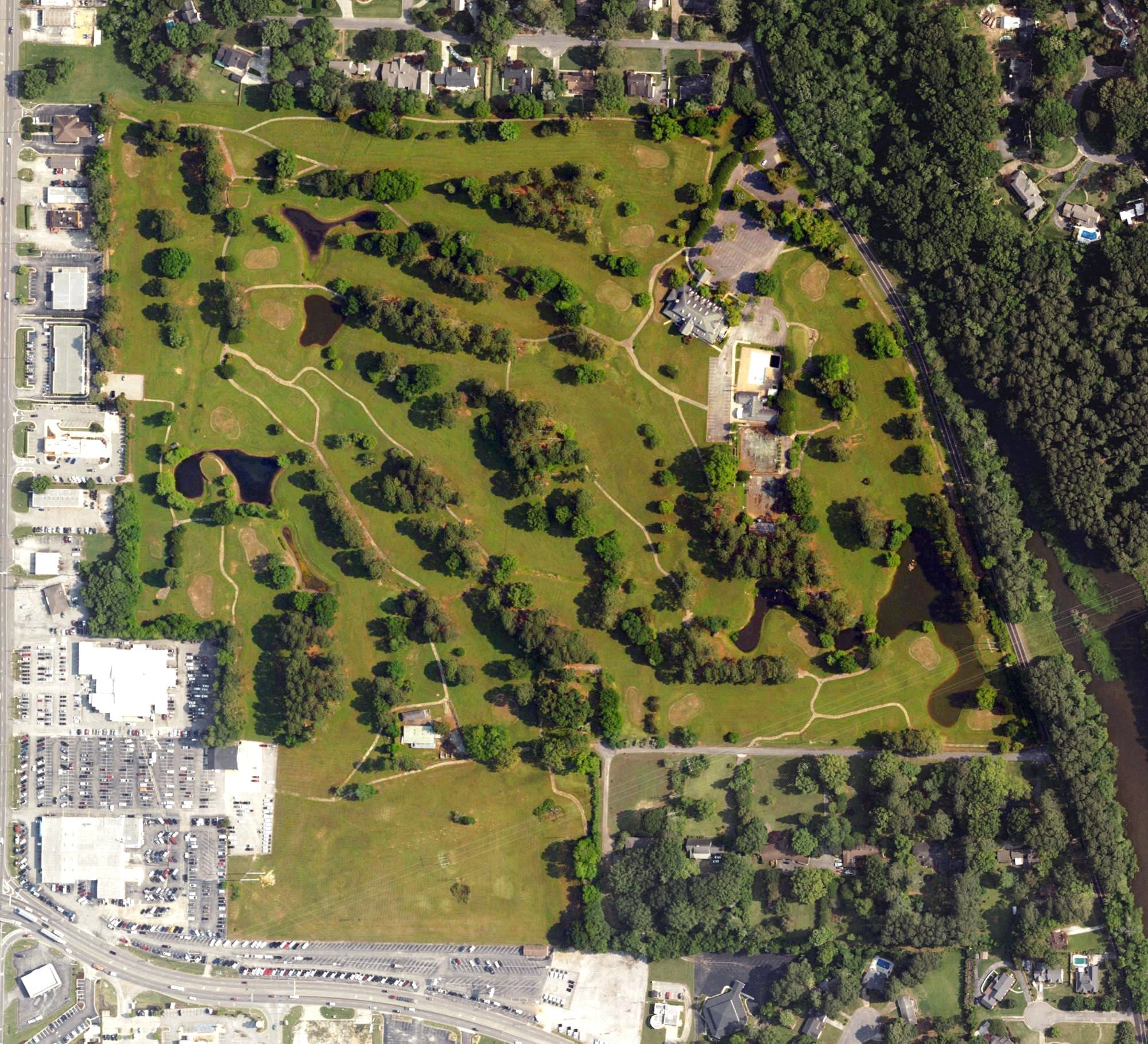 Aerial view of Decatur Golf and Country Club, AL, with its hole routing marked