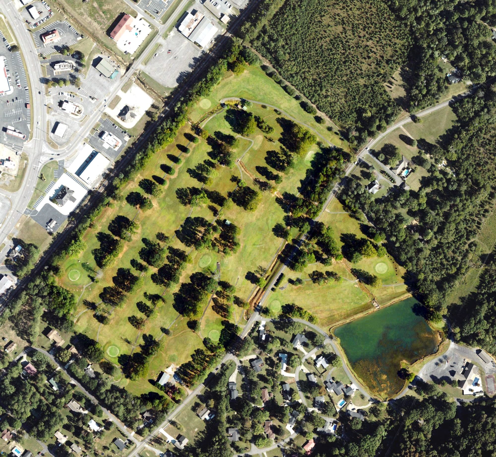 Aerial view of Desoto Country Club and Golf Course, AL, with its hole routing marked