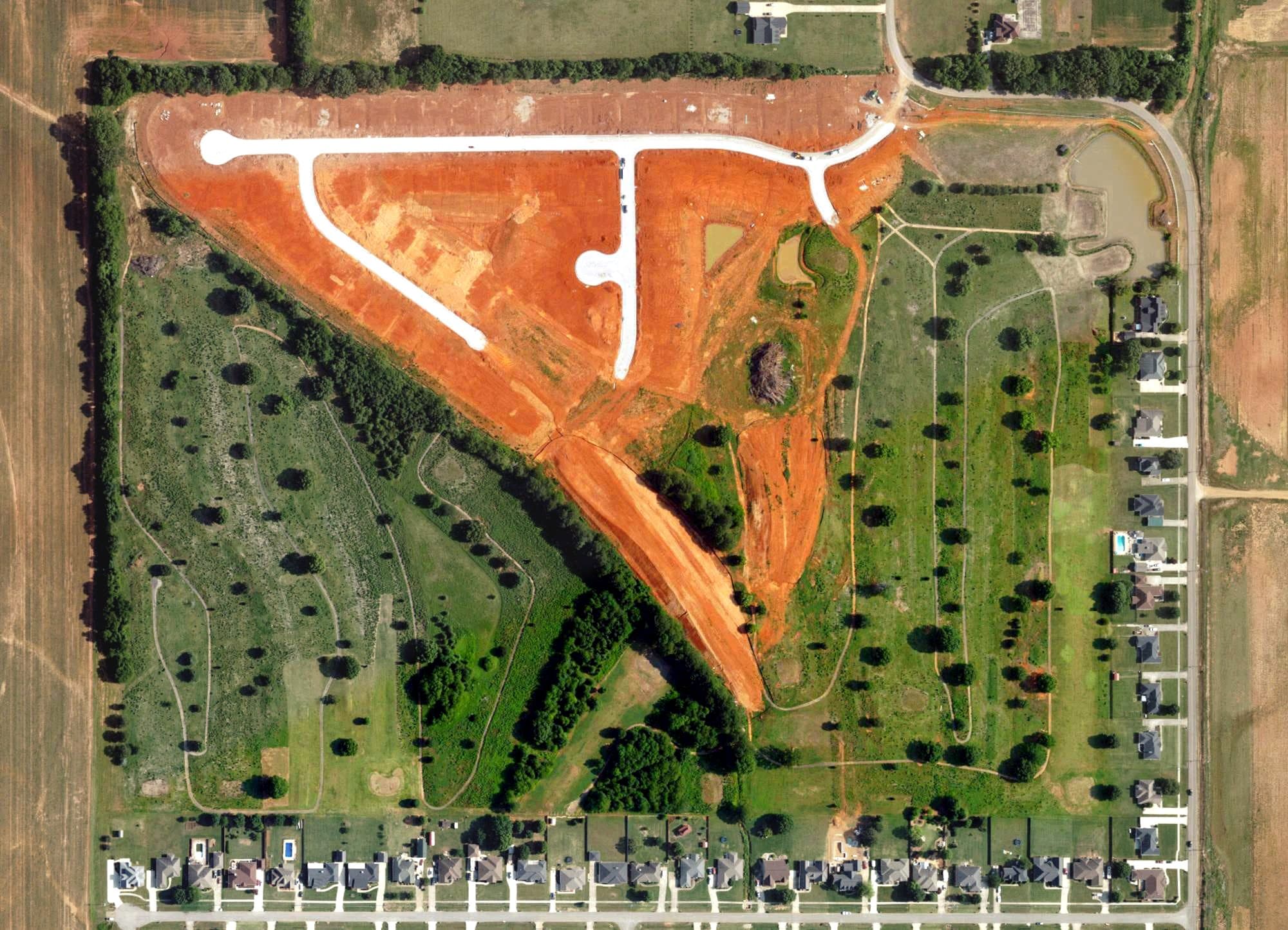 Aerial view of Fox Run, AL, with its hole routing marked