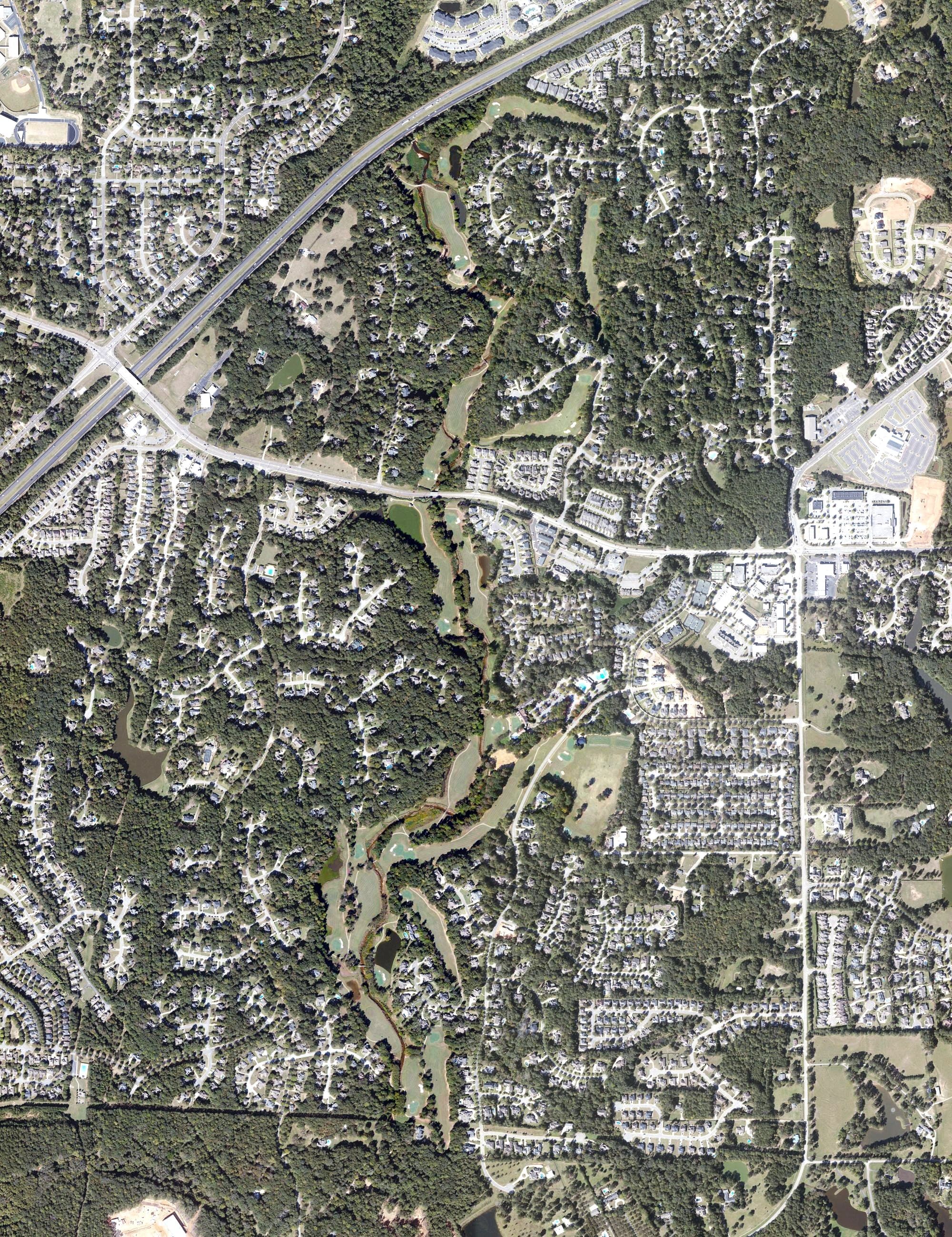 Aerial view of Moore's Mill Club, AL, with its hole routing marked