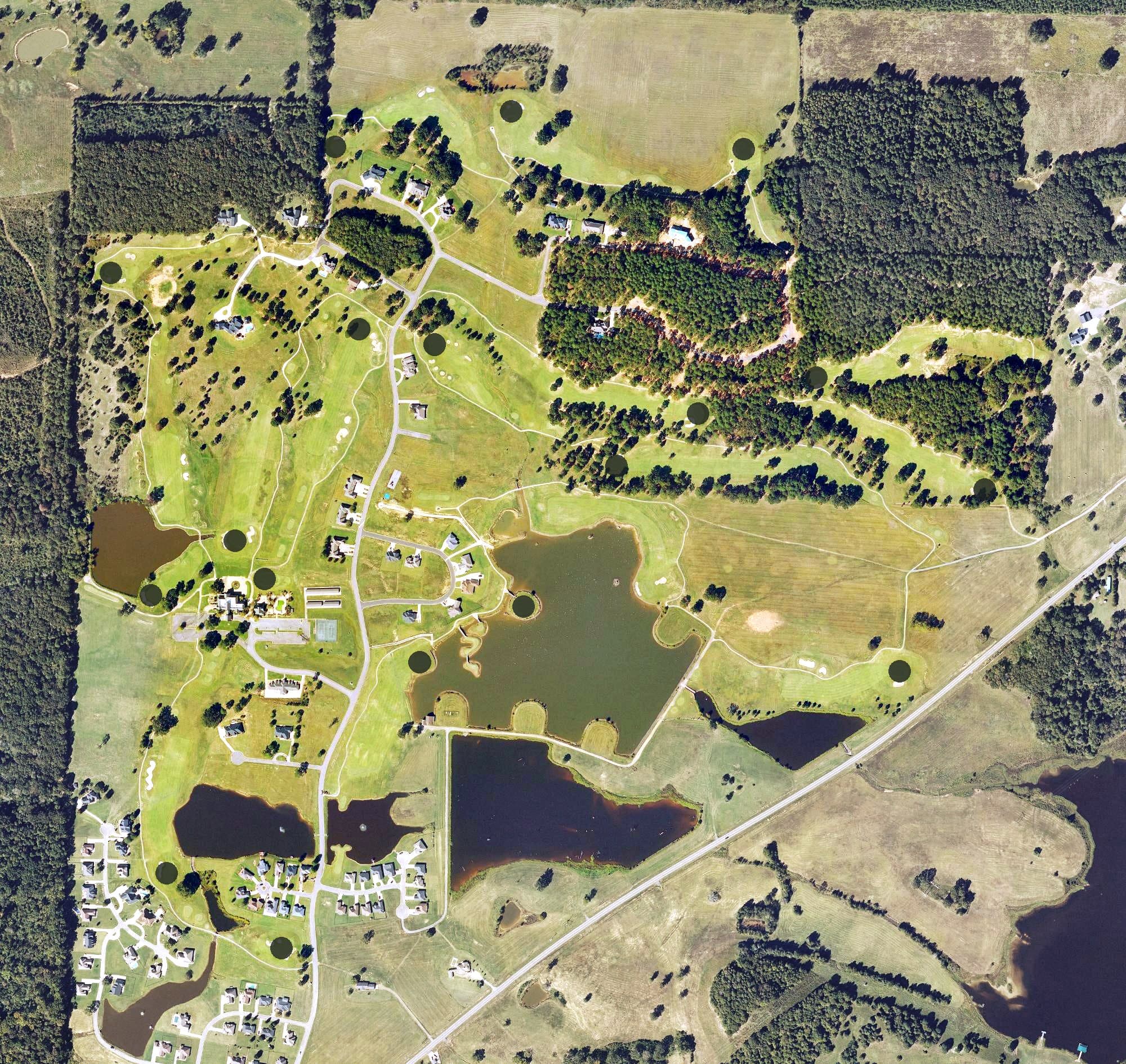 Aerial view of Chamberlyne Country Club, AR, with its hole routing marked