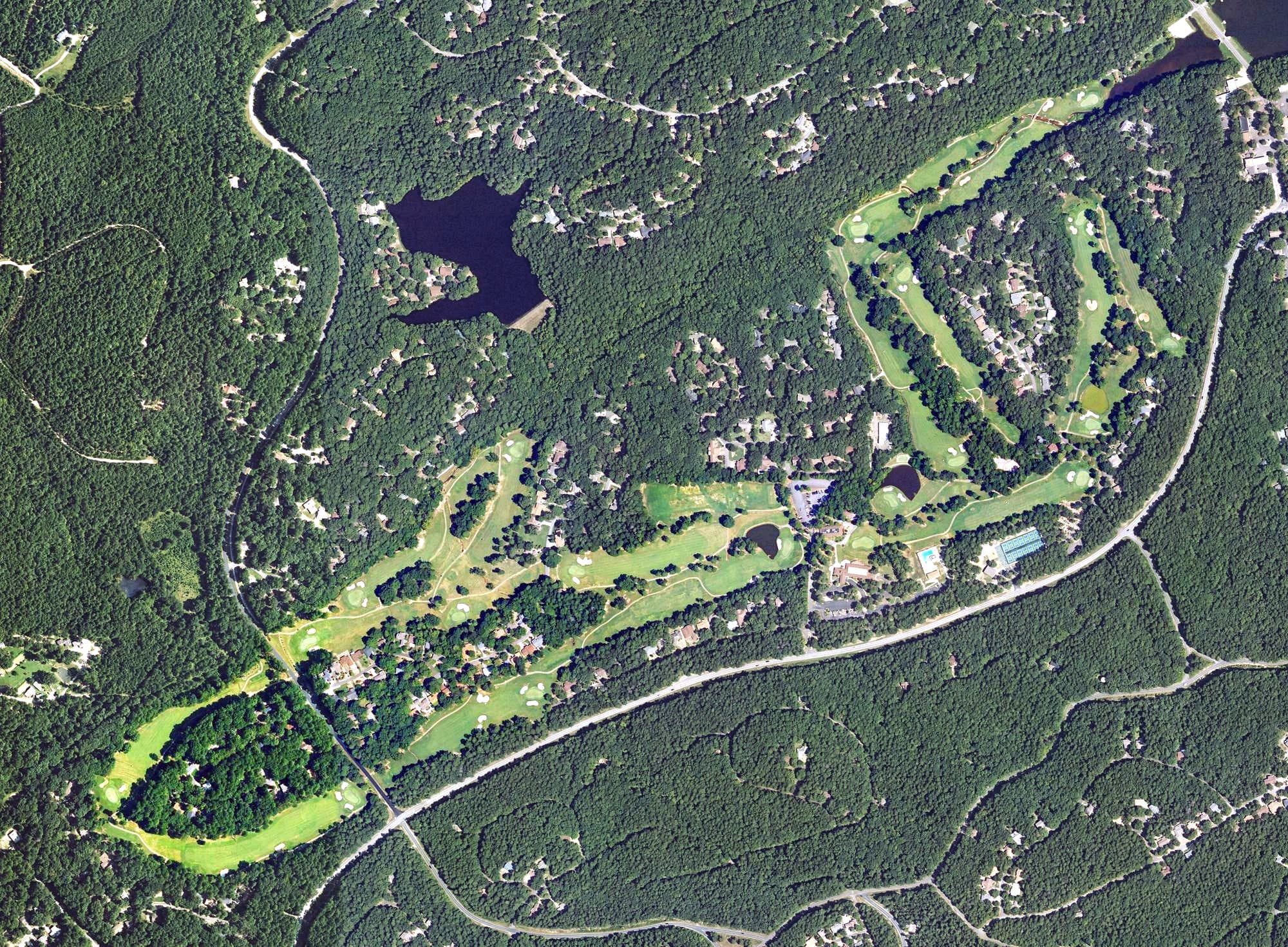 Aerial view of DeSoto Golf Course, AR, with its hole routing marked