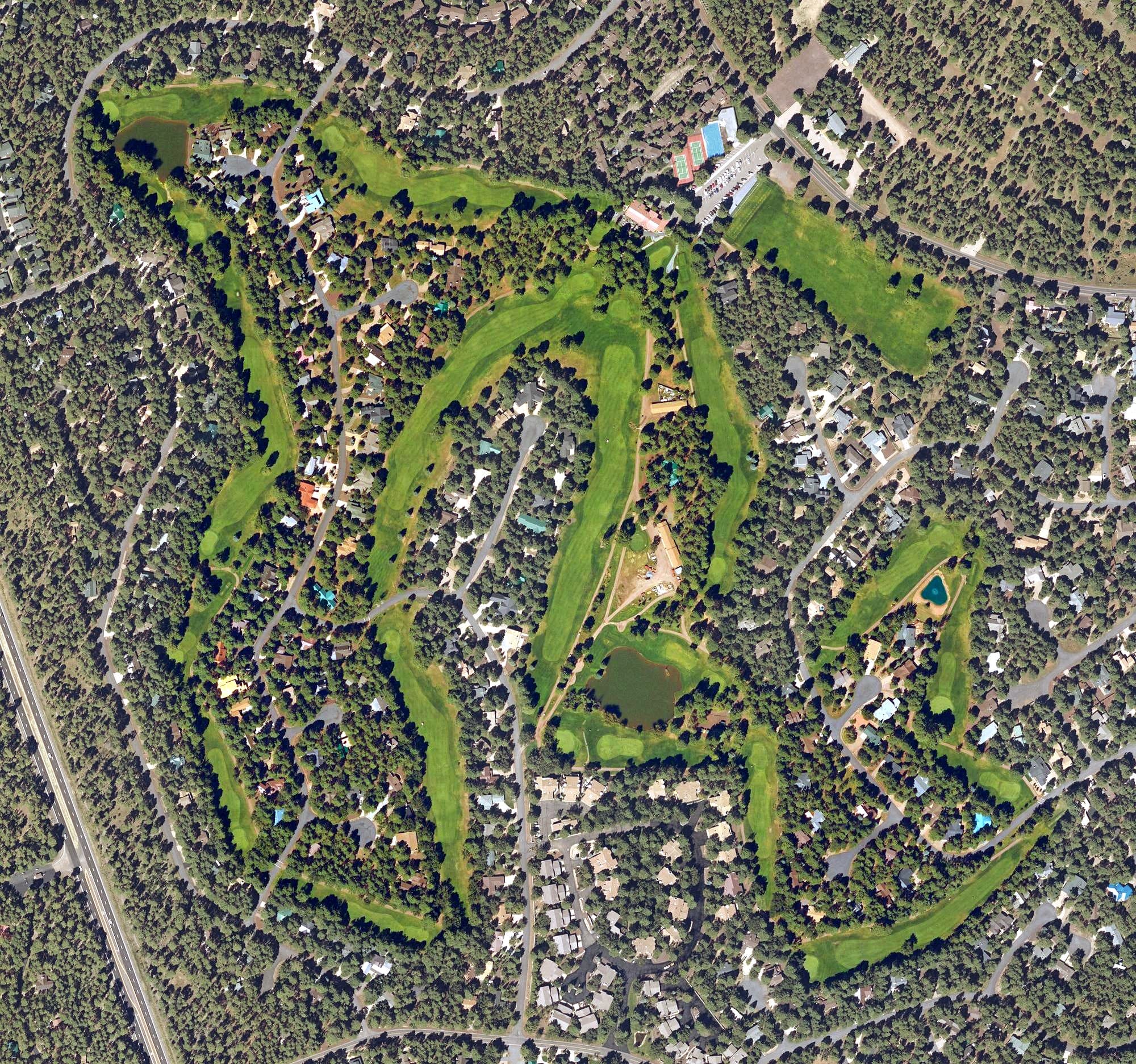 Aerial view of Pinetop Lakes Golf & Country Club, AZ, with its hole routing marked