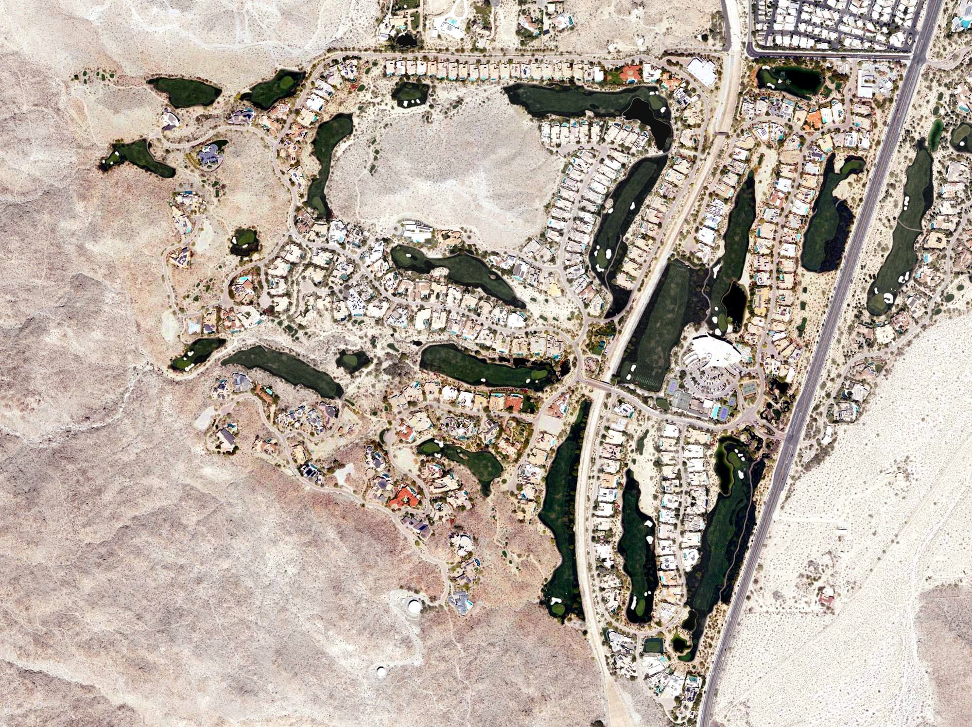 Aerial view of Big Horn Golf Club - Mountains Course, CA, with its hole routing marked