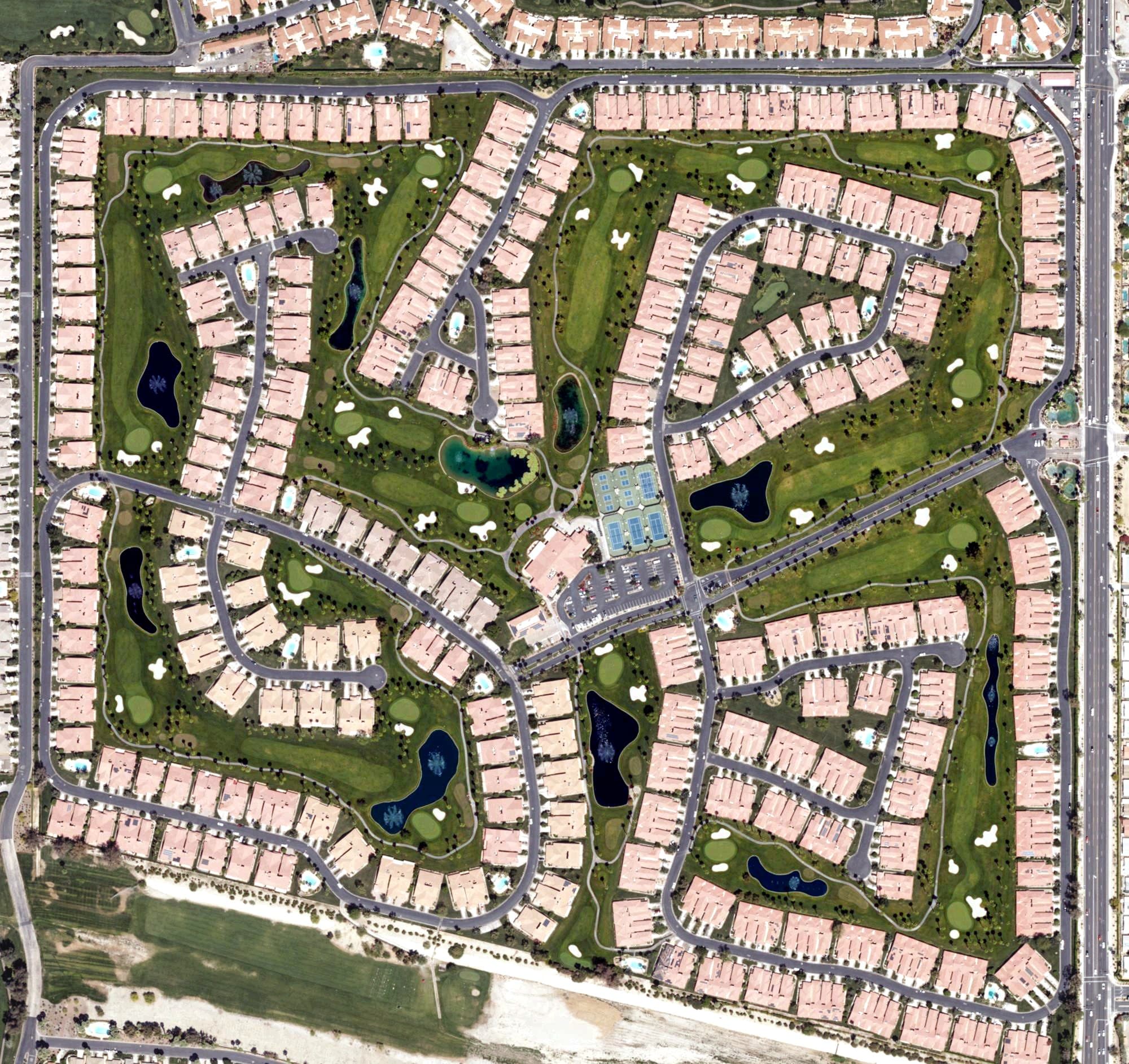 Aerial view of Chaparral Country Club, CA, with its hole routing marked