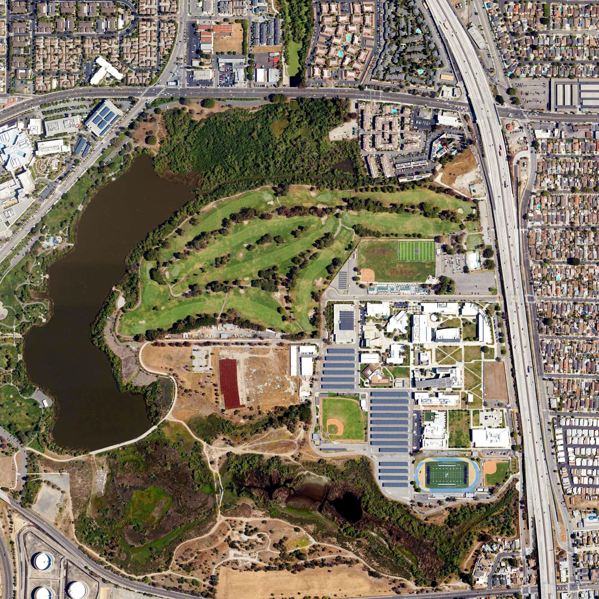 Aerial view of Harbor Park Municipal Golf Course, CA, with its hole routing marked