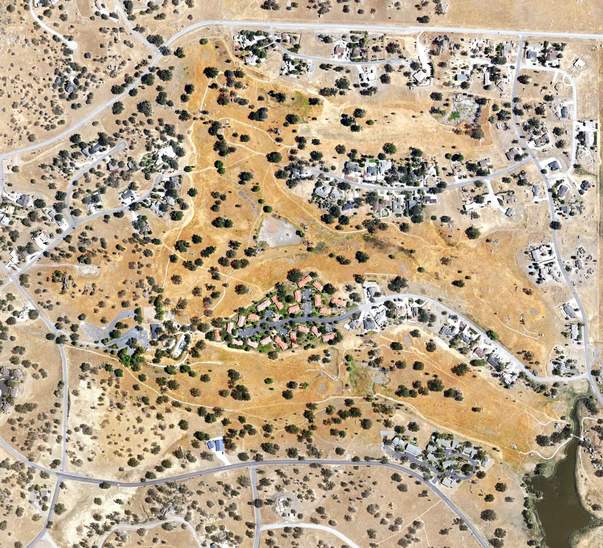 Aerial view of Horse Thief Golf, CA, with its hole routing marked