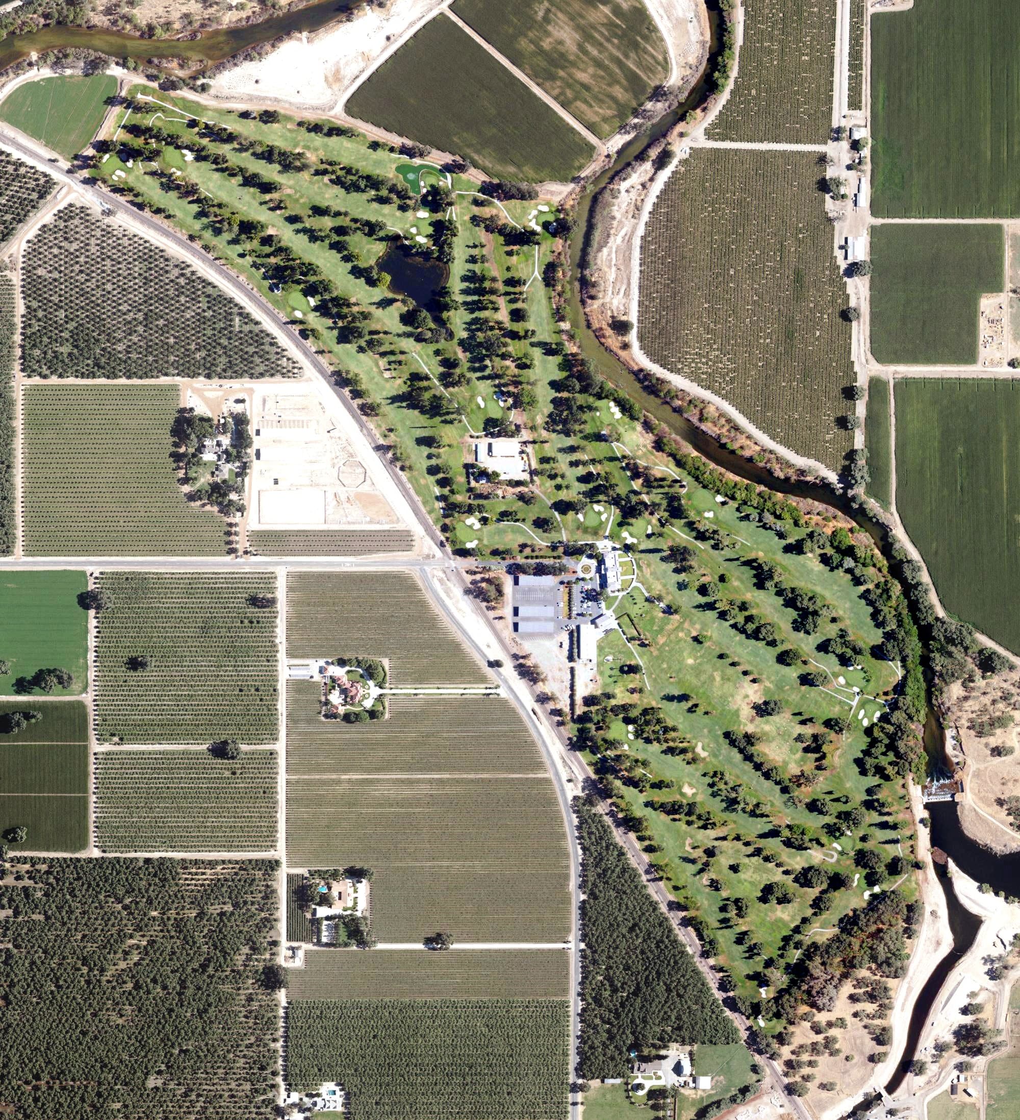 Aerial view of Kings Country Club, CA, with its hole routing marked