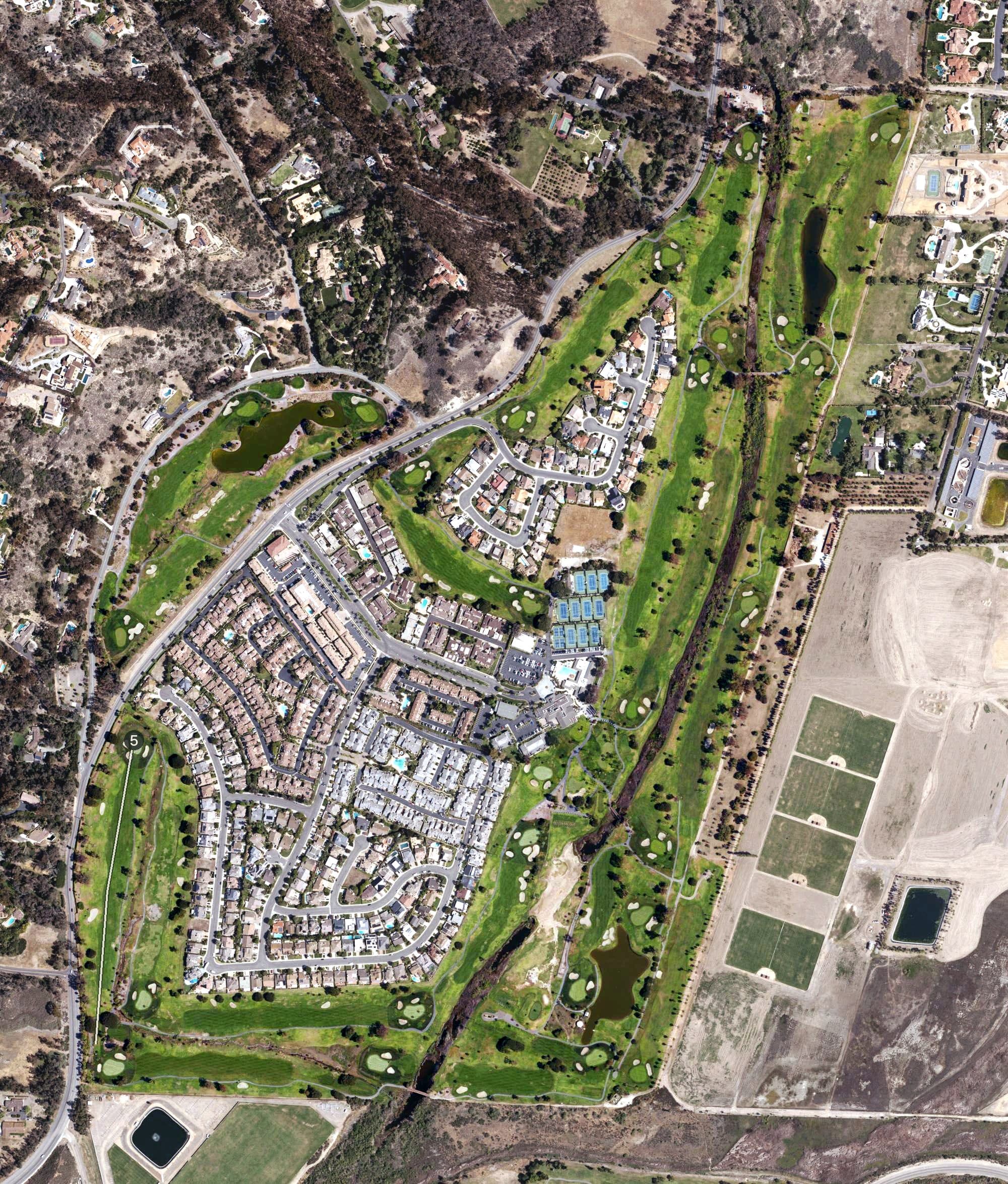 Aerial view of La Valle Coastal Club, CA, with its hole routing marked