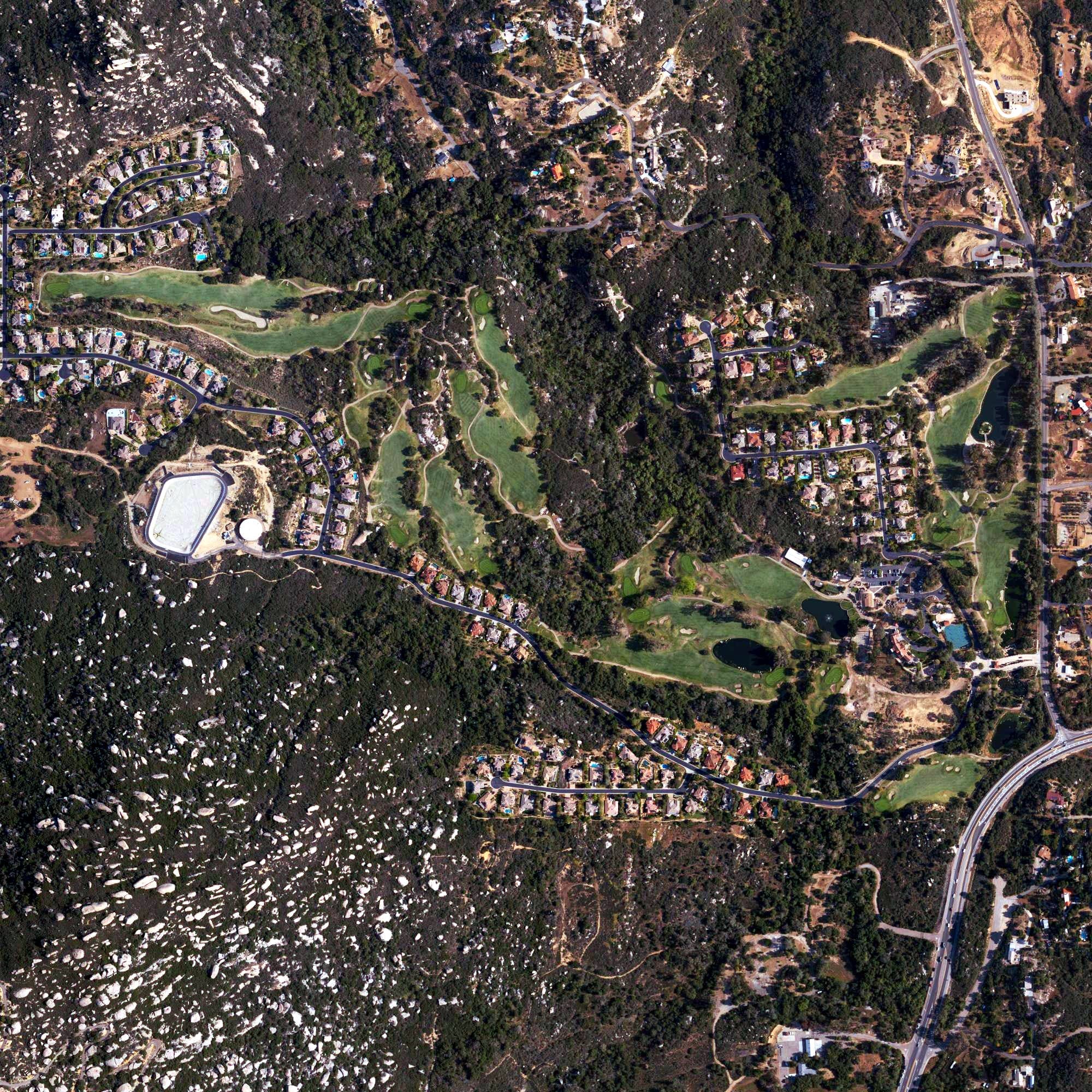 Aerial view of Mt. Woodson Golf Club, CA, with its hole routing marked