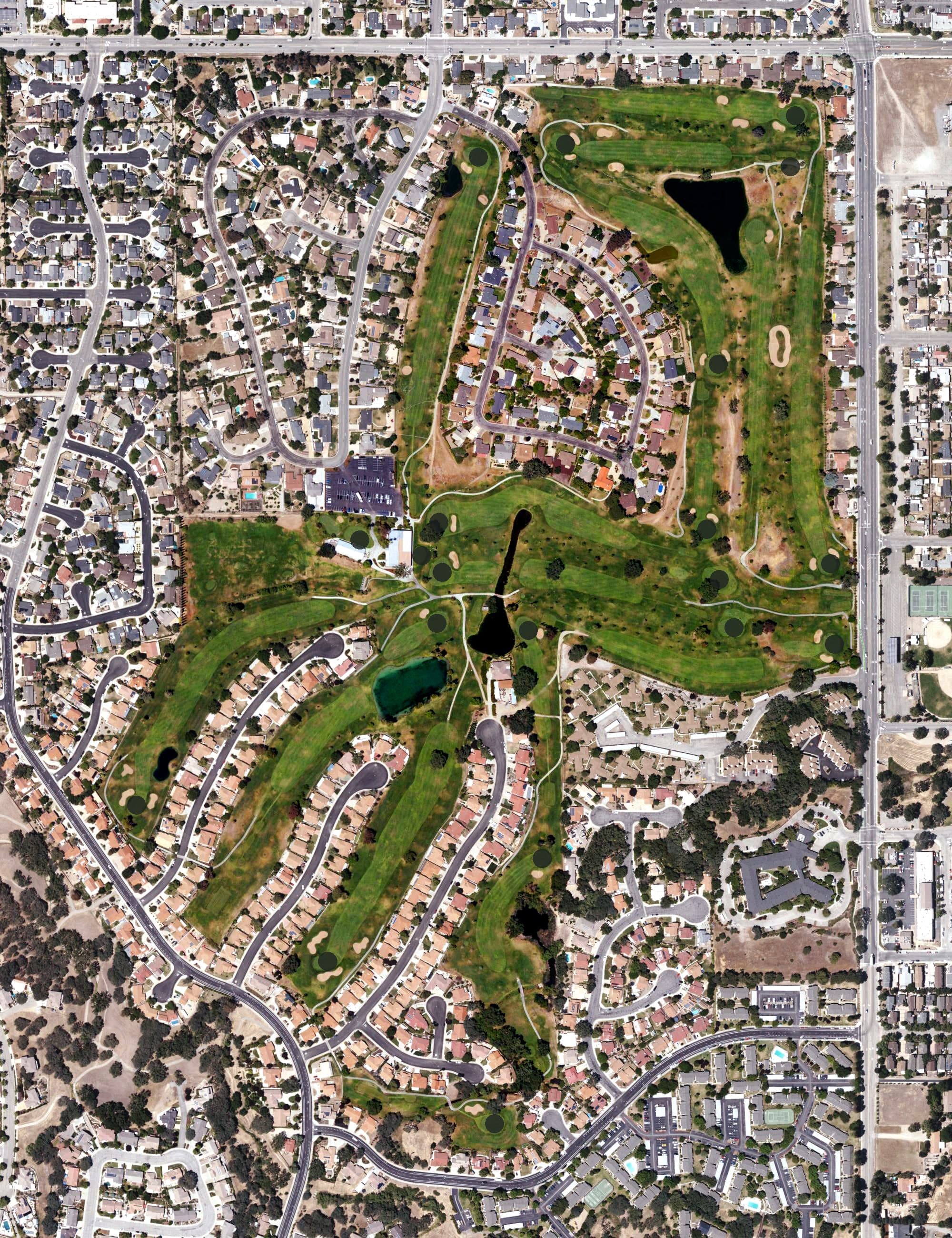 Aerial view of Paso Robles Golf Club, CA, with its hole routing marked