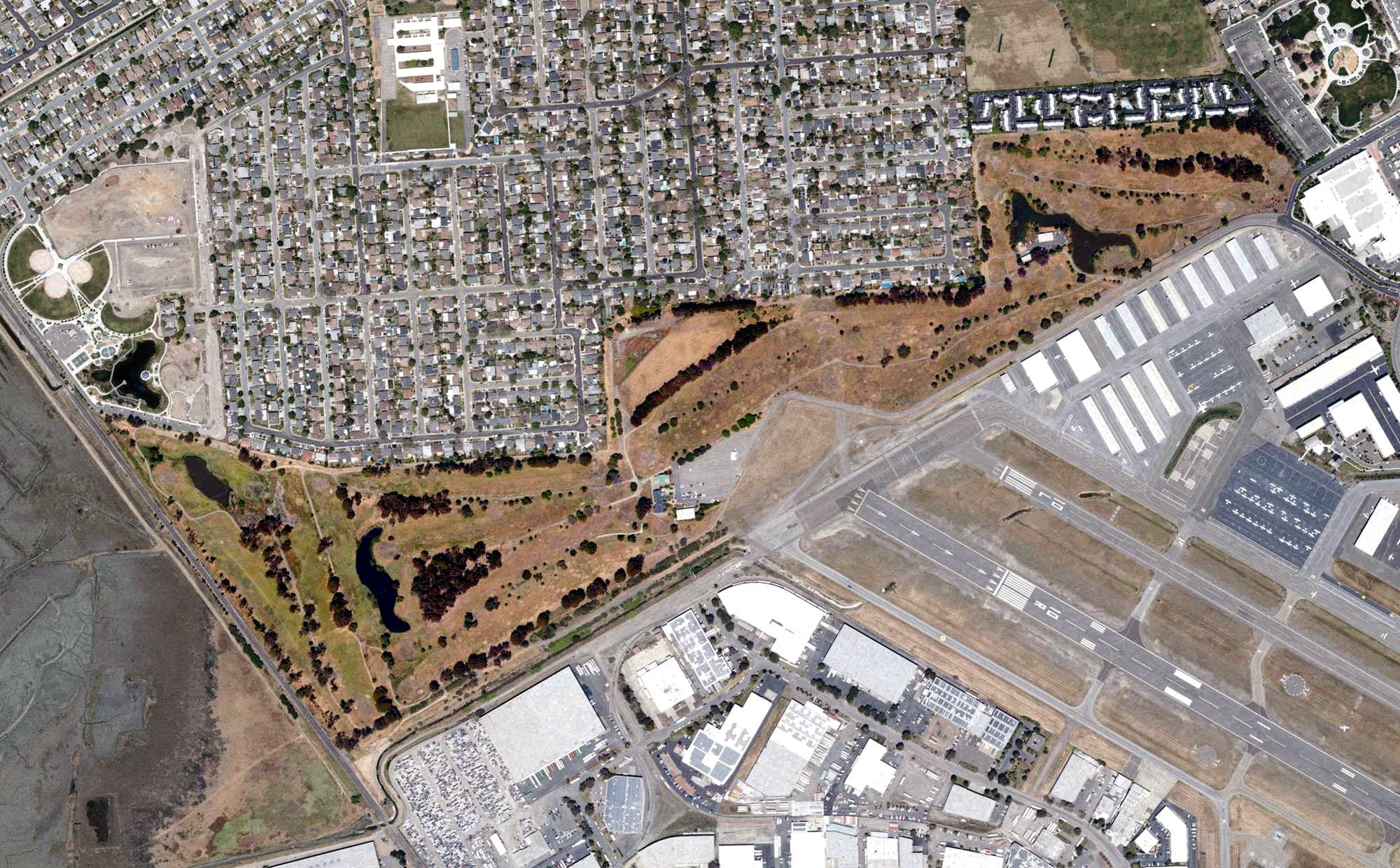 Aerial view of Skywest Golf Course, CA, with its hole routing marked