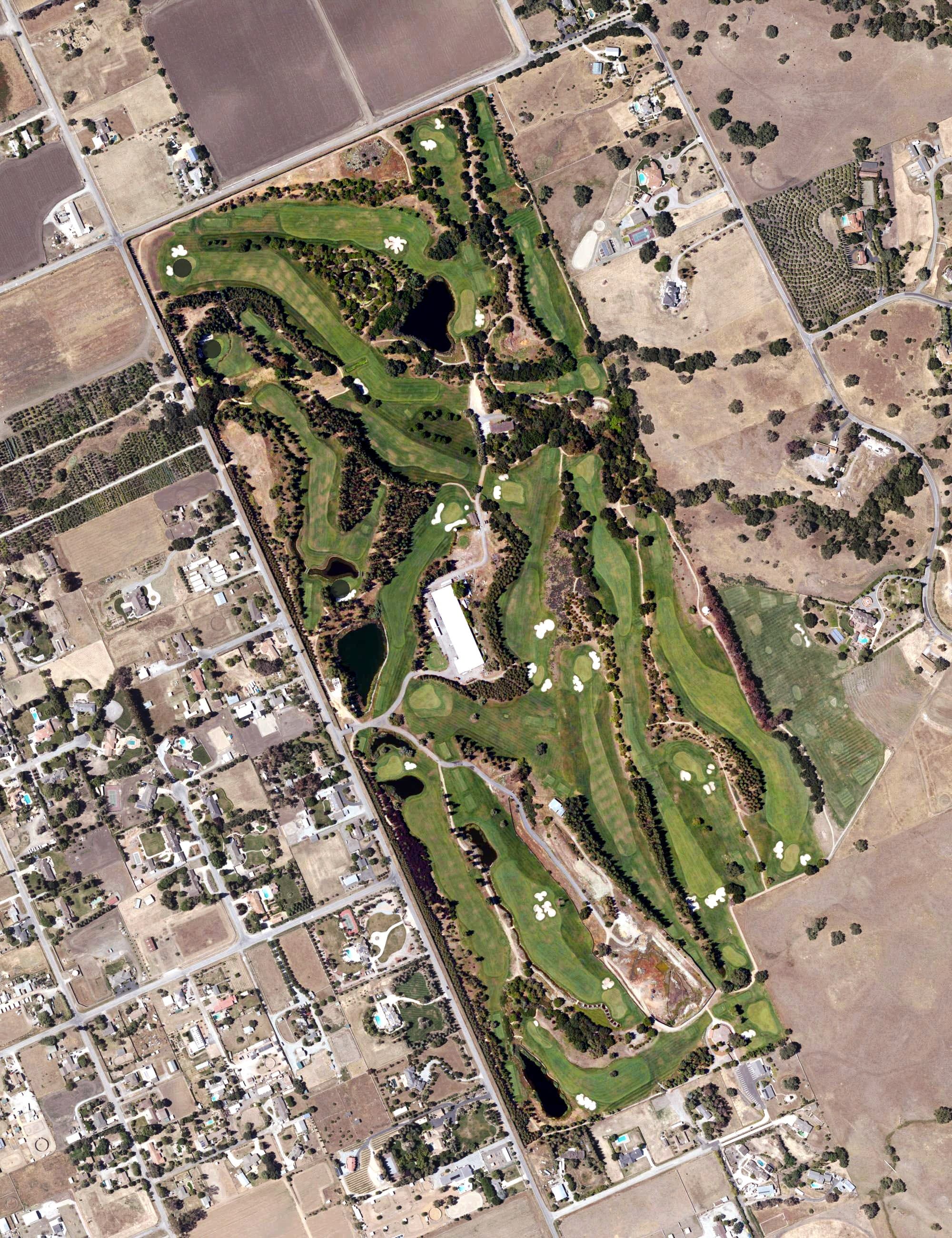 Aerial view of The Institute LLC, CA, with its hole routing marked