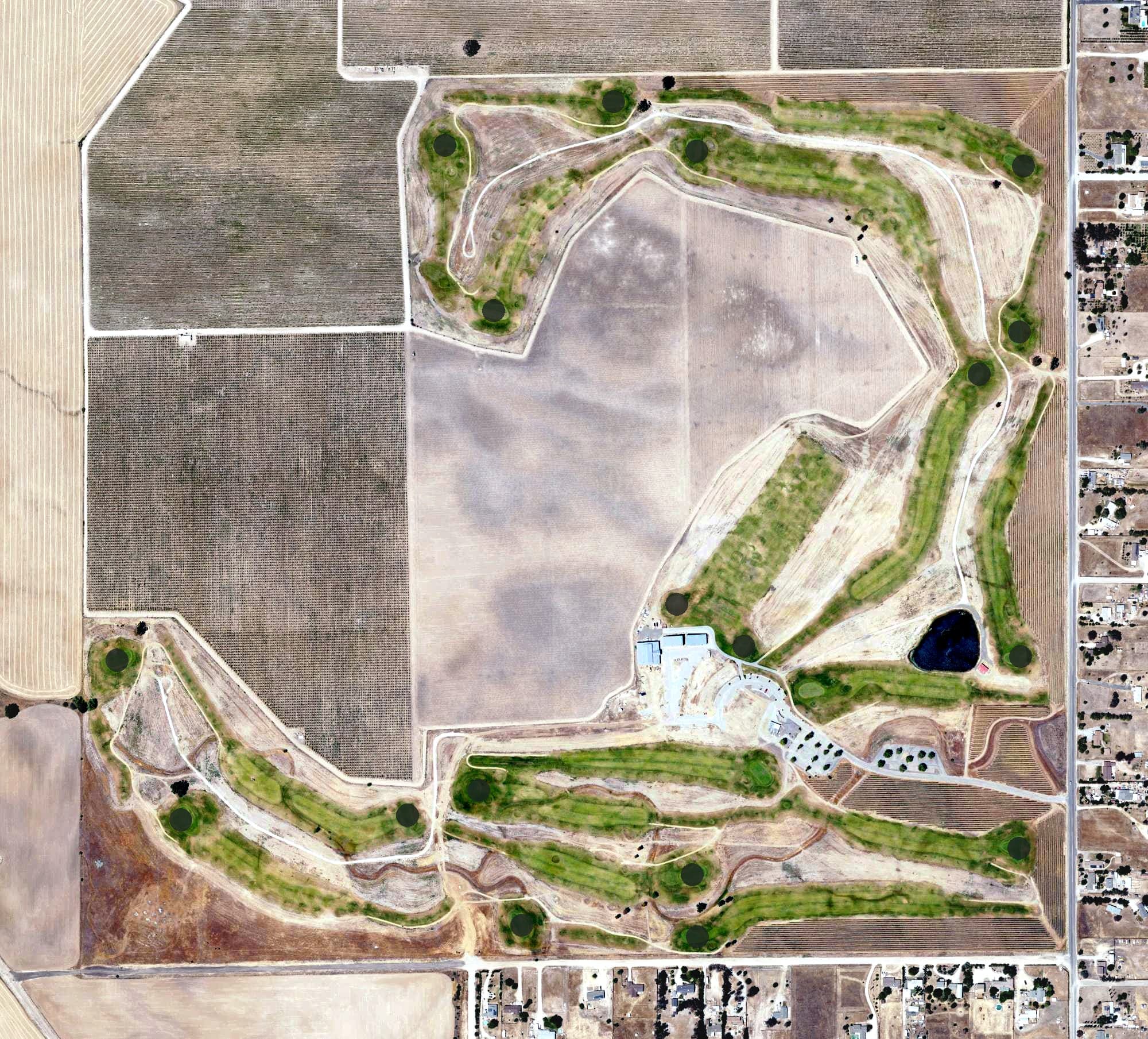 Aerial view of The Links at Paso Robles, CA, with its hole routing marked