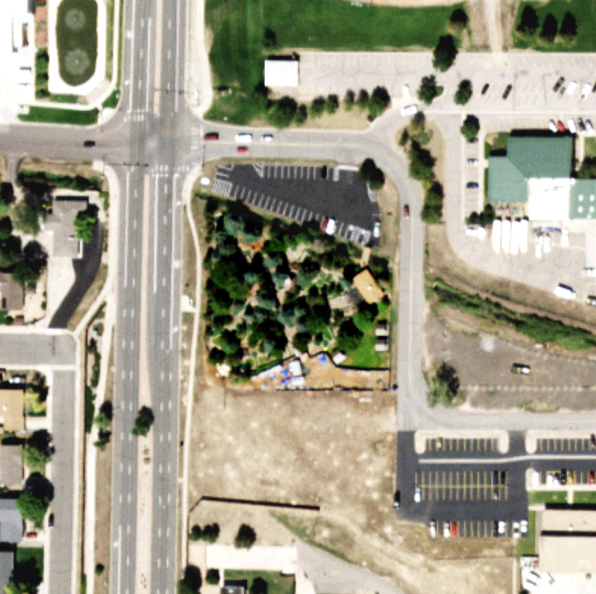 Aerial view of Putter's Pride Mini Golf, CO, with its hole routing marked