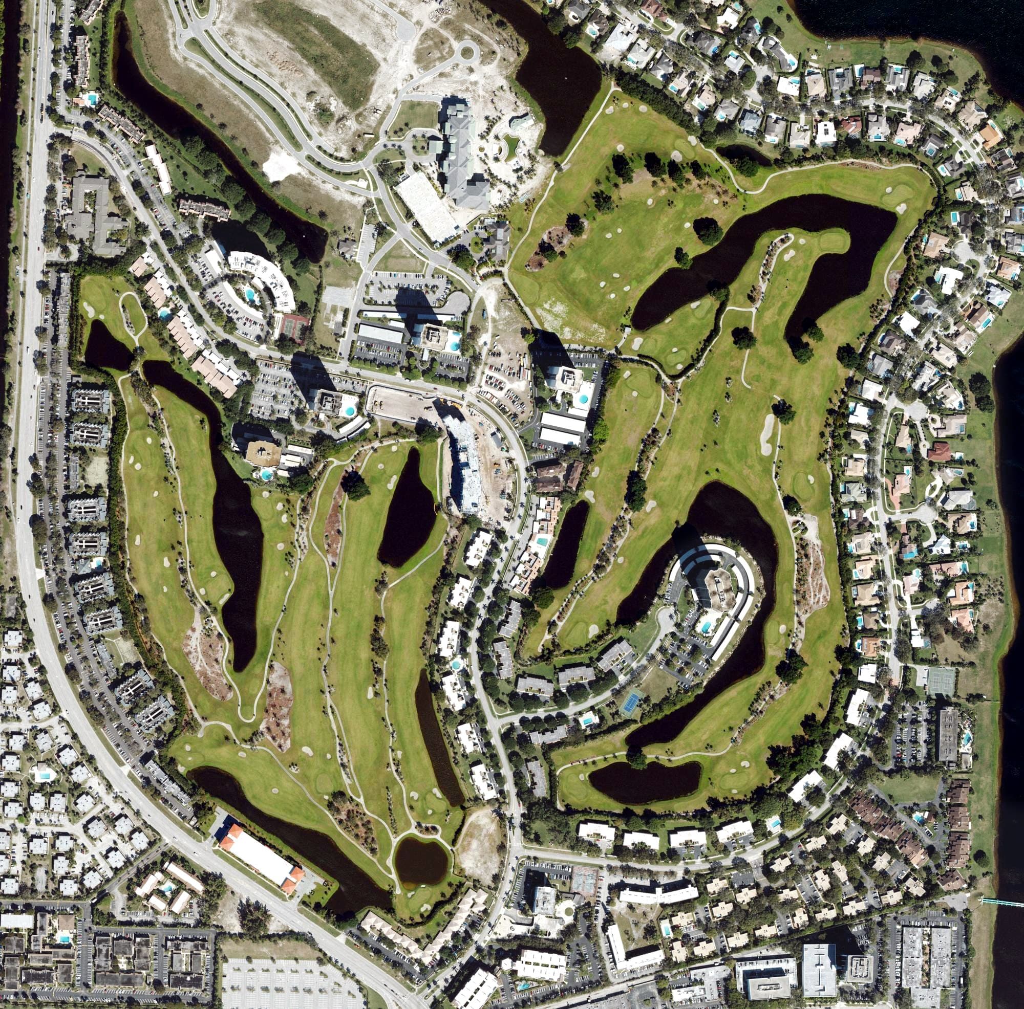Aerial view of Banyan Cay, FL, with its hole routing marked