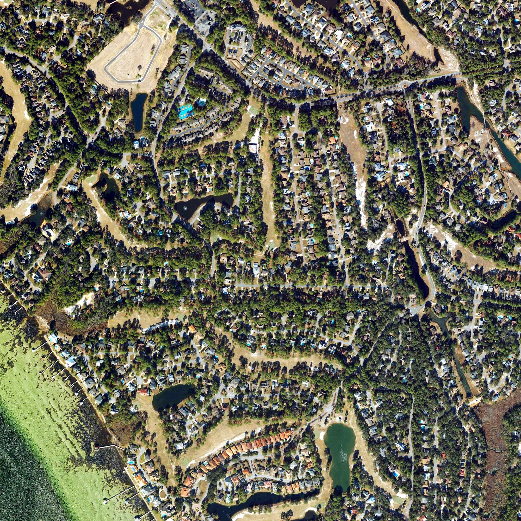 Aerial view of Bluewater Bay Resort, FL, with its hole routing marked