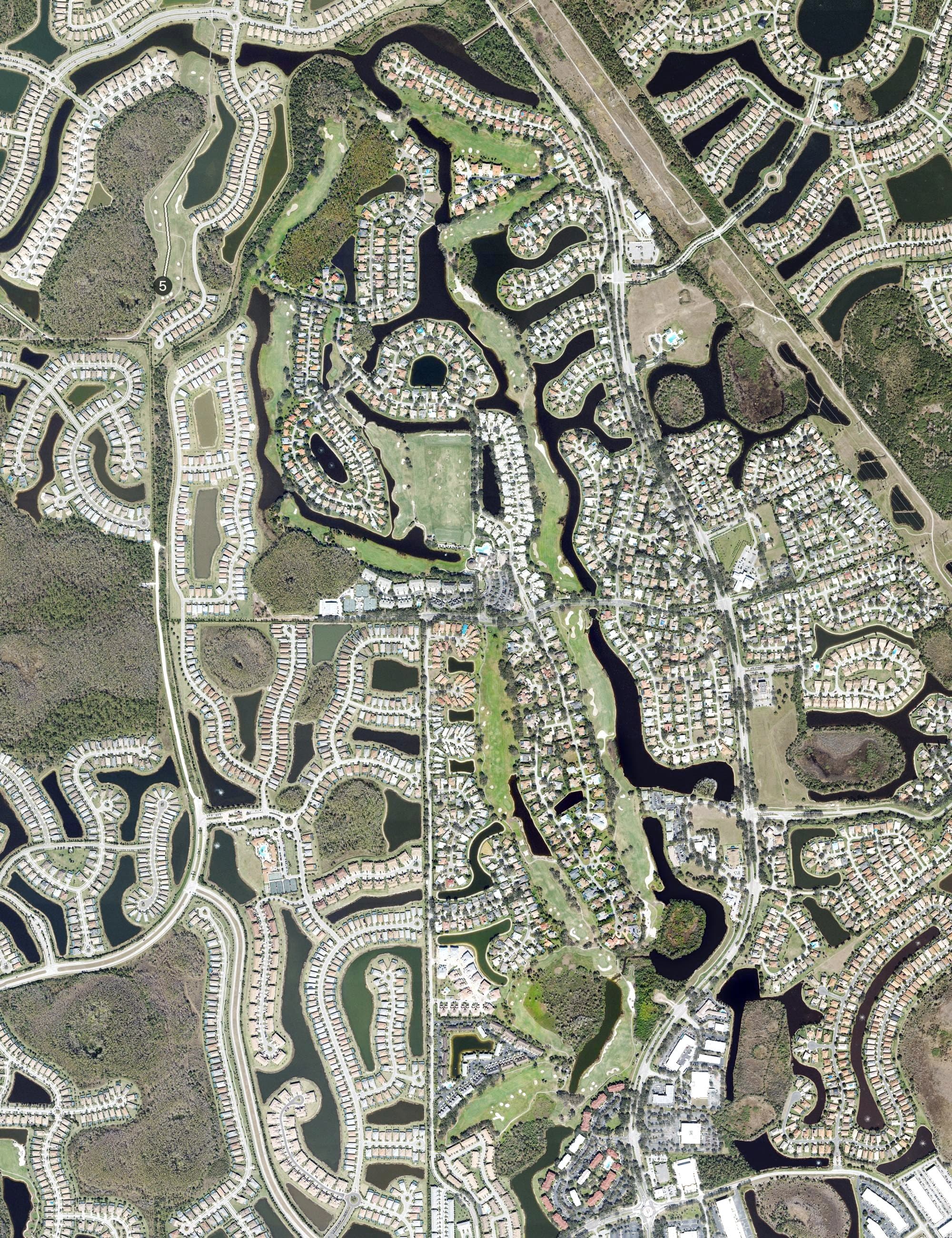 Aerial view of Gateway Golf & Country Club, FL, with its hole routing marked