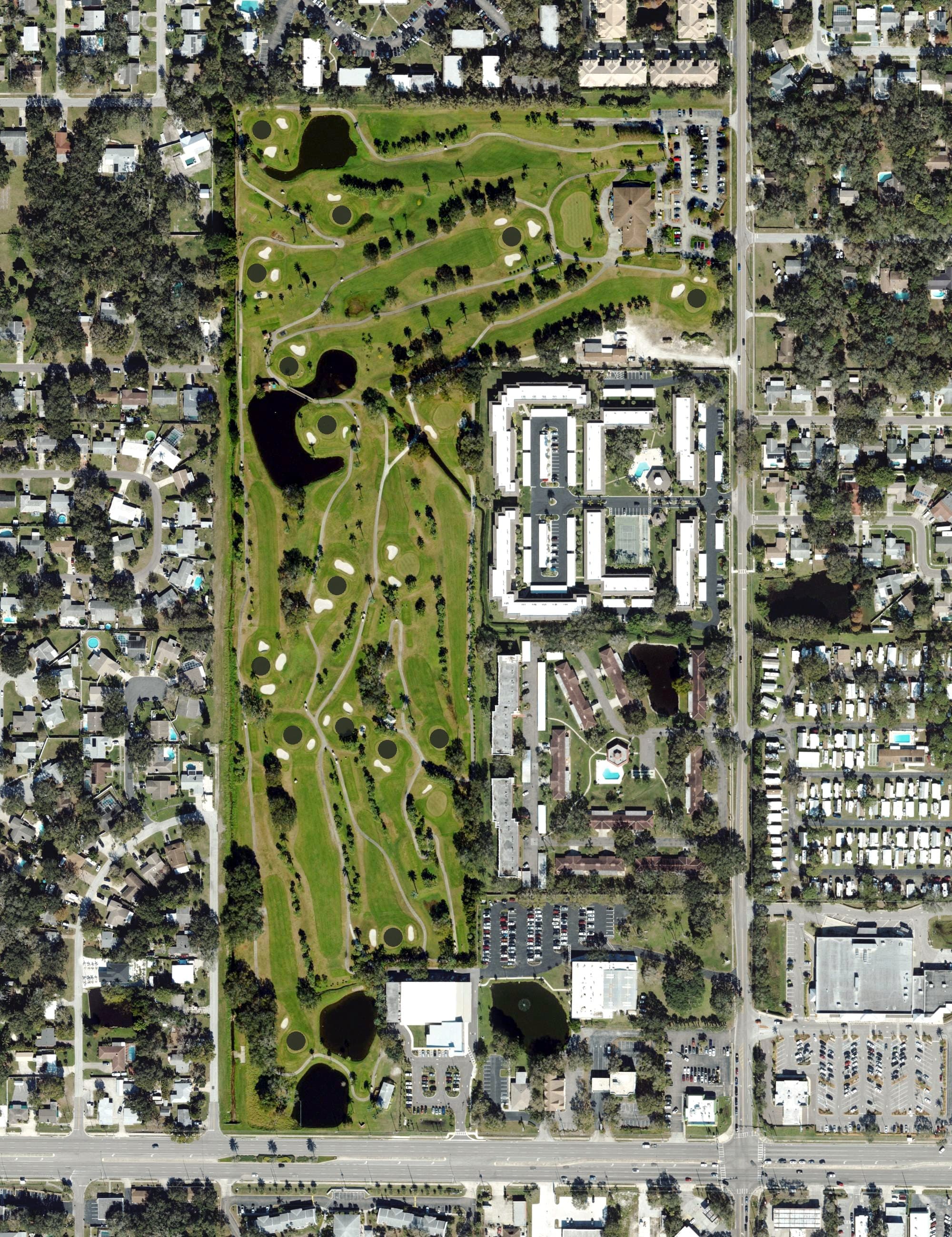 Aerial view of Largo Golf Course, FL, with its hole routing marked