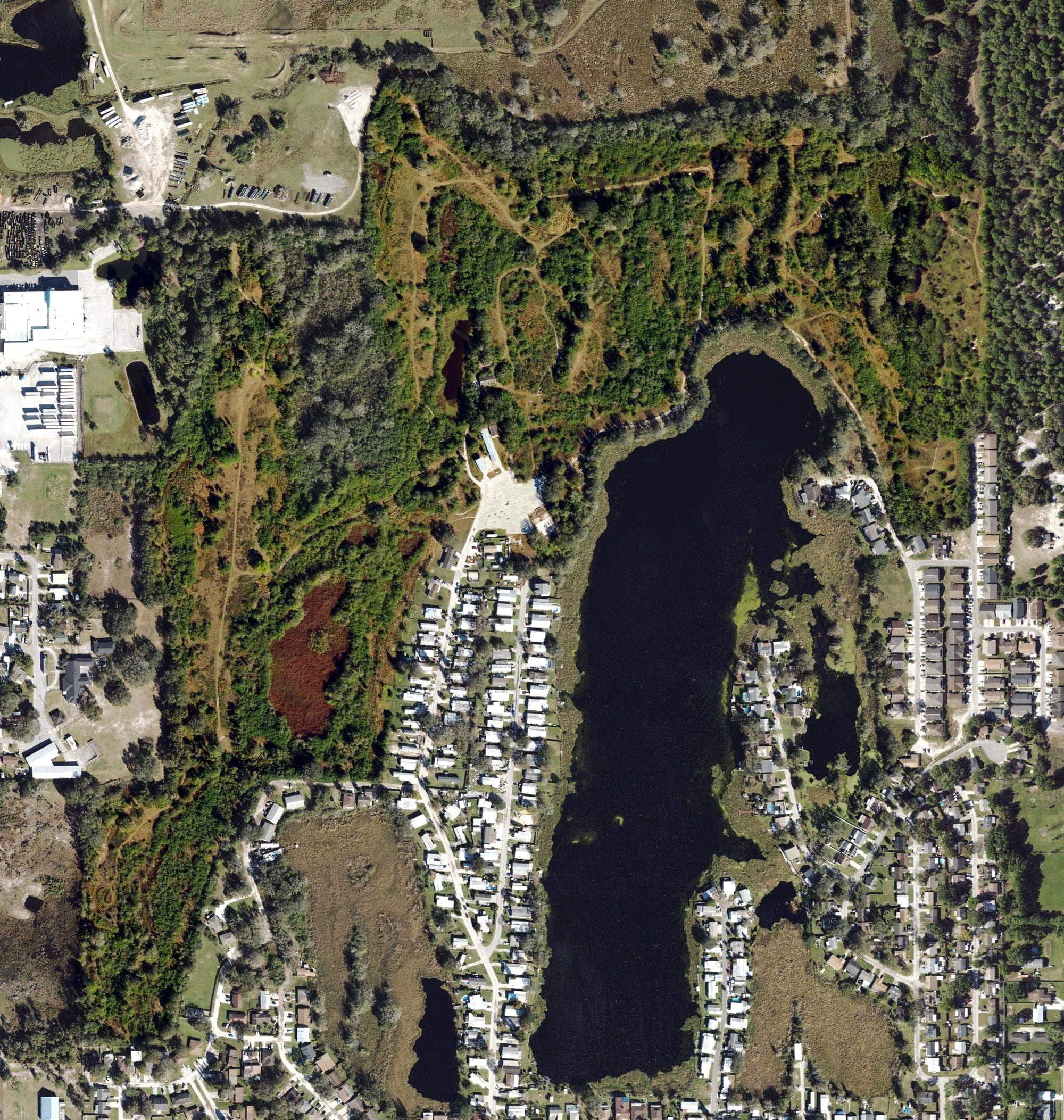 Aerial view of Skyview golf course, FL, with its hole routing marked