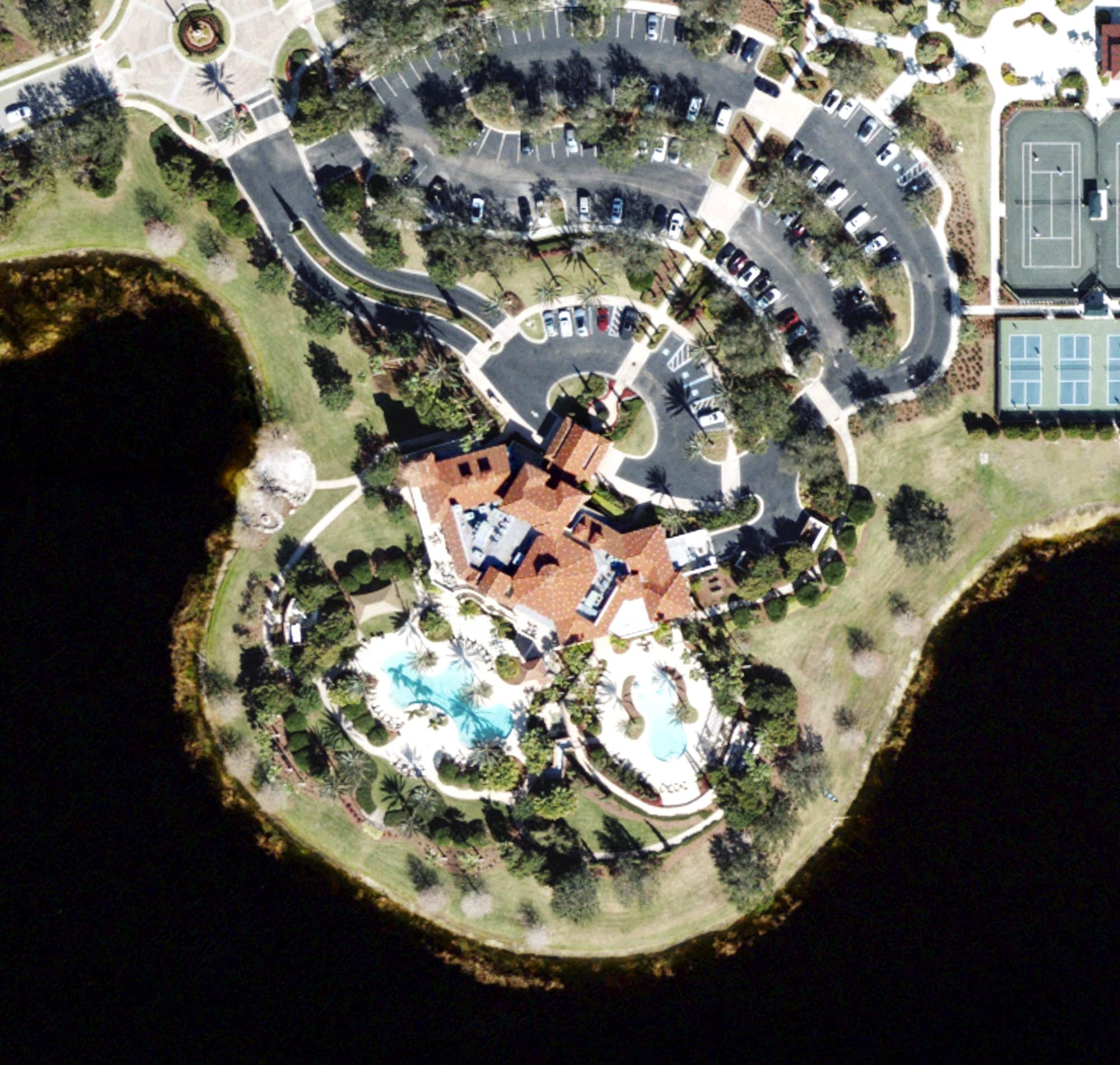 Aerial view of The Lake Club Amenity Center, FL, with its hole routing marked