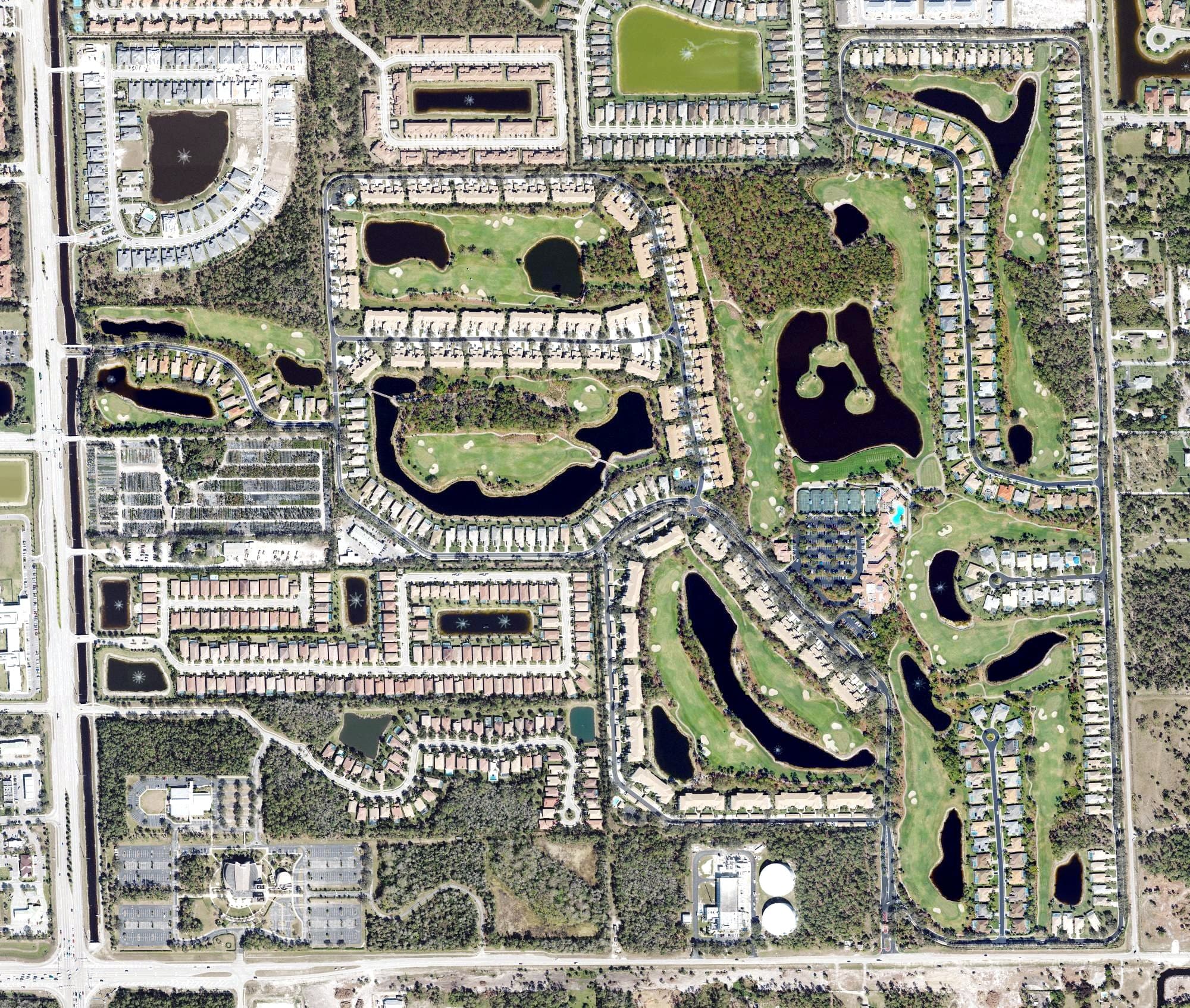 Aerial view of Vanderbilt Country Club, FL, with its hole routing marked