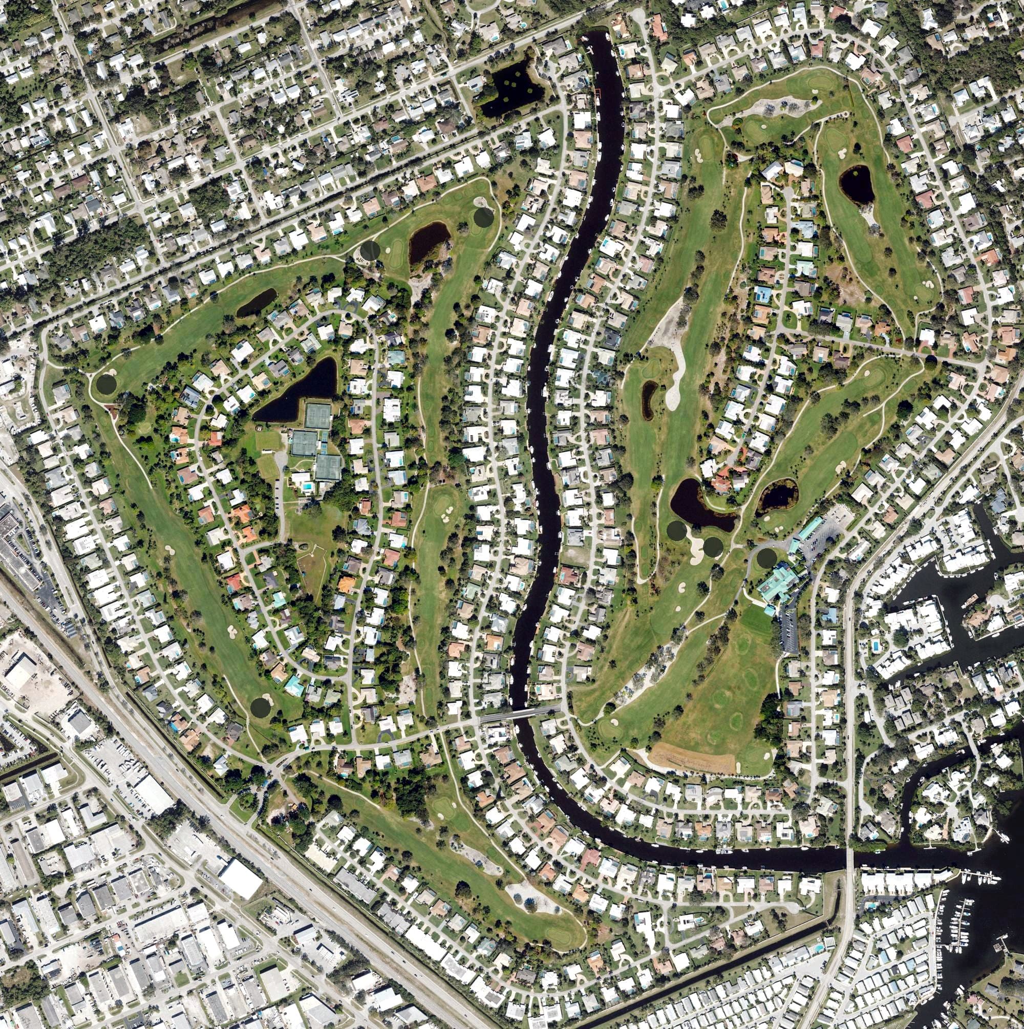 Aerial view of YCS, FL, with its hole routing marked