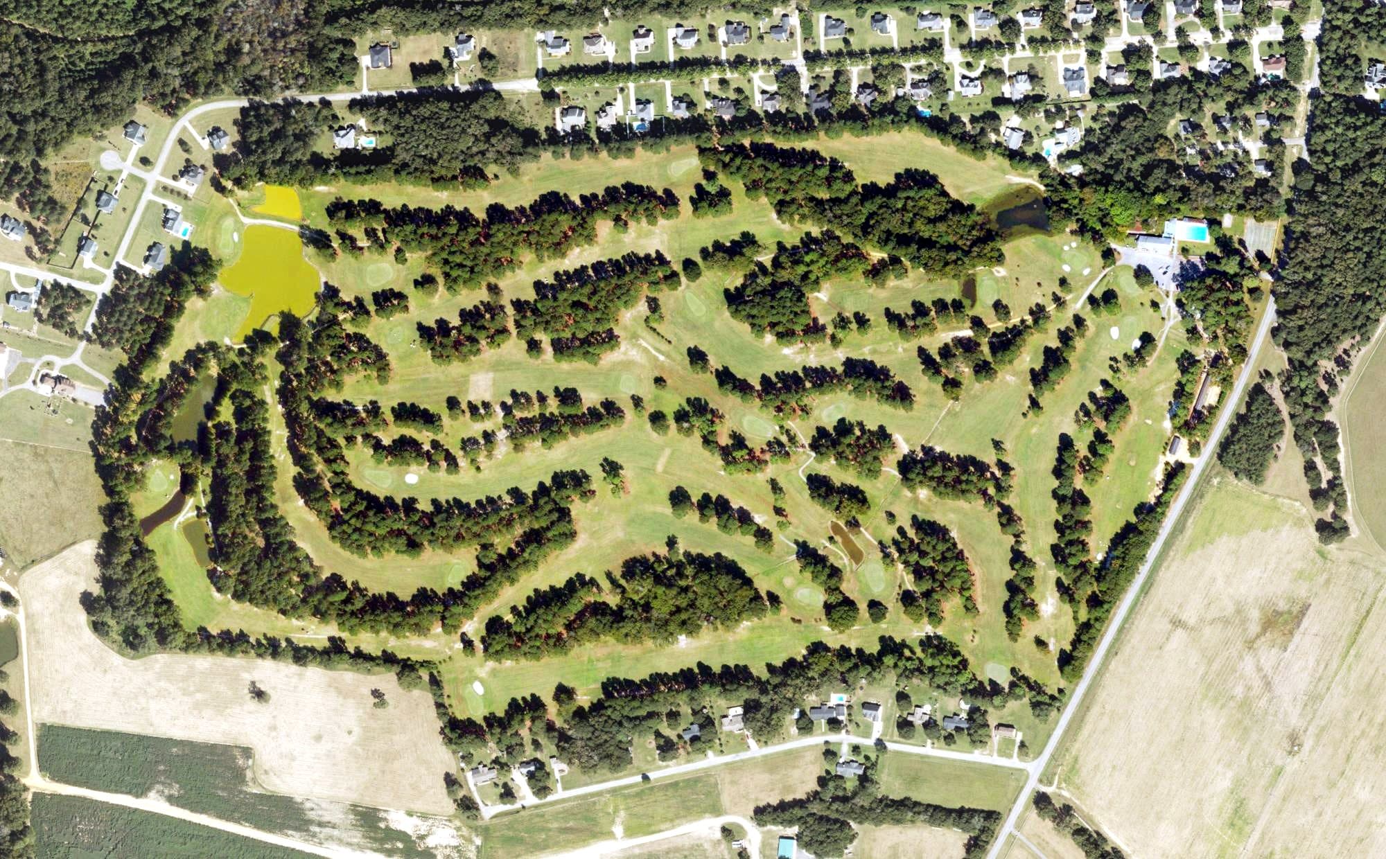 Aerial view of Waynesboro Country Club, GA, with its hole routing marked