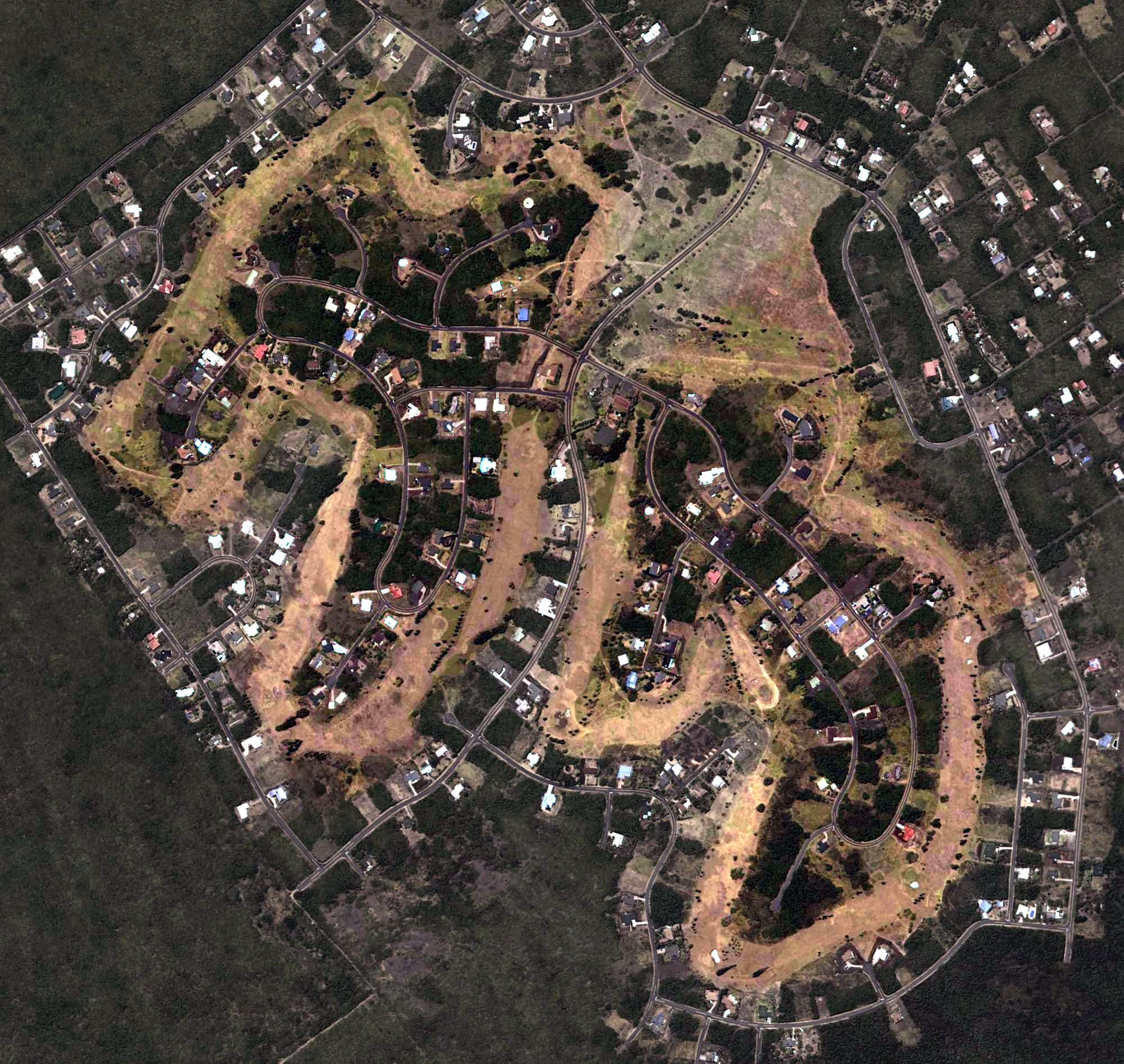 Aerial view of Discovery Harbour Golf Course, HI, with its hole routing marked