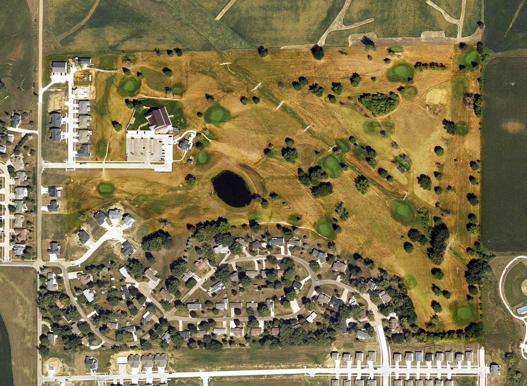 Aerial view of Cedars Edge Golf Course, IA, with its hole routing marked