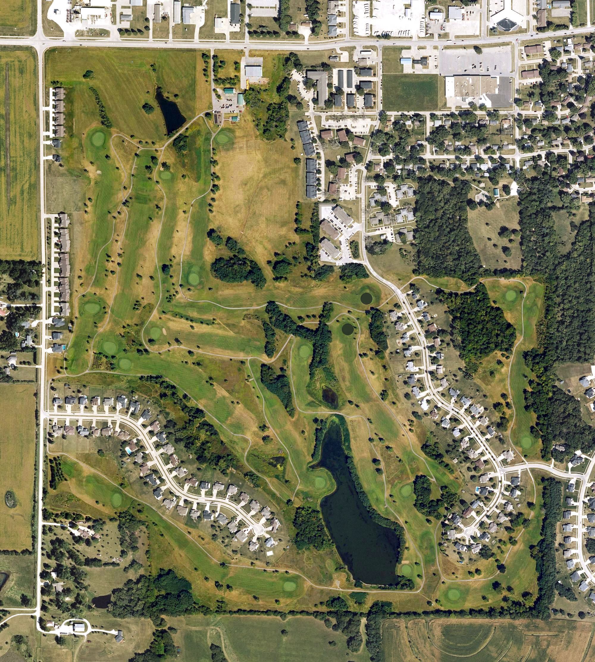 Aerial view of Deer Run Golf Course, IA, with its hole routing marked