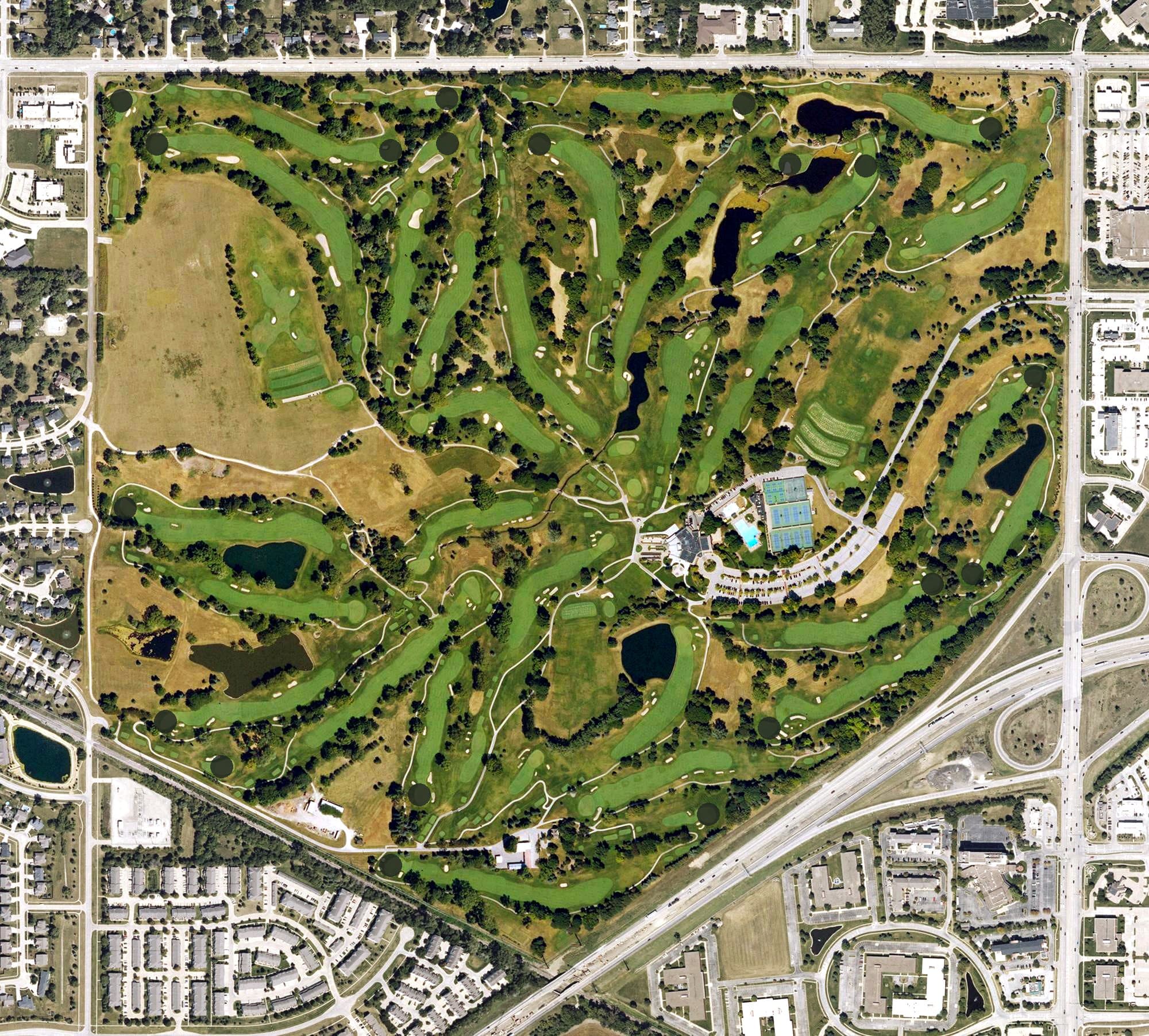 Aerial view of Des Moines Golf & Country Club, IA, with its hole routing marked