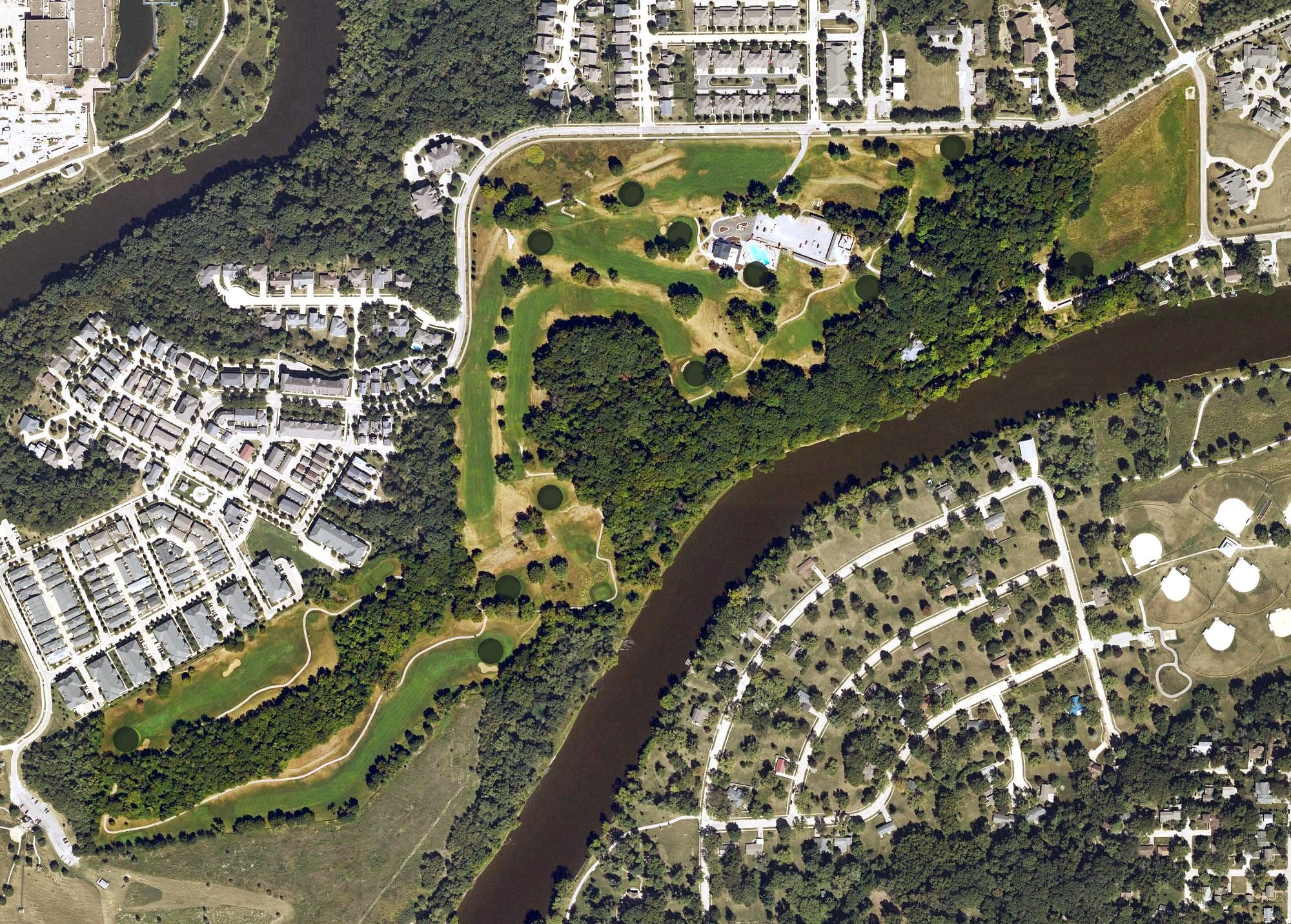 Aerial view of Elks Lodge Country Club, IA, with its hole routing marked