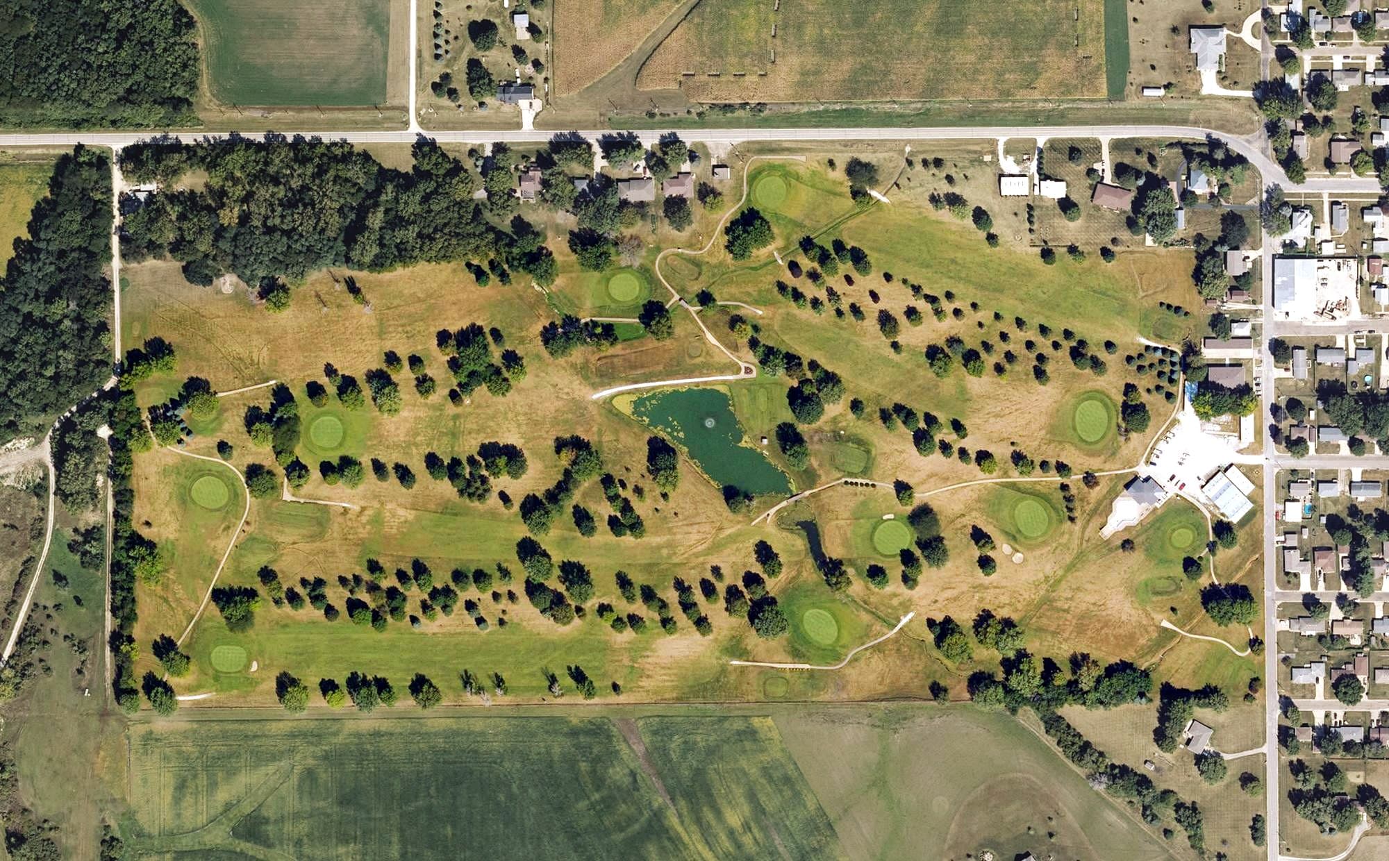 Aerial view of Gateway Recreation Golf Course, IA, with its hole routing marked