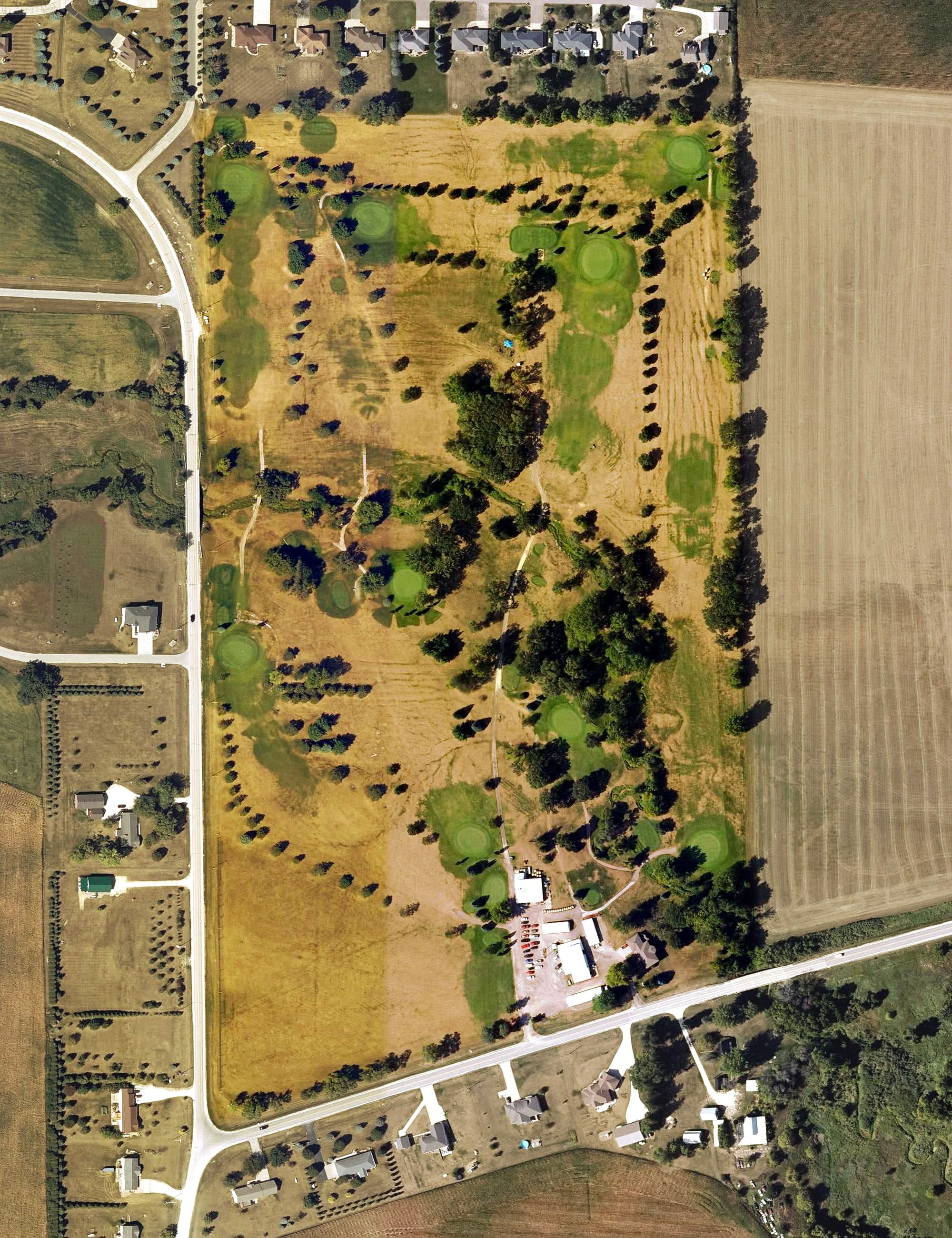 Aerial view of Hart Ridge Golf Course, IA, with its hole routing marked